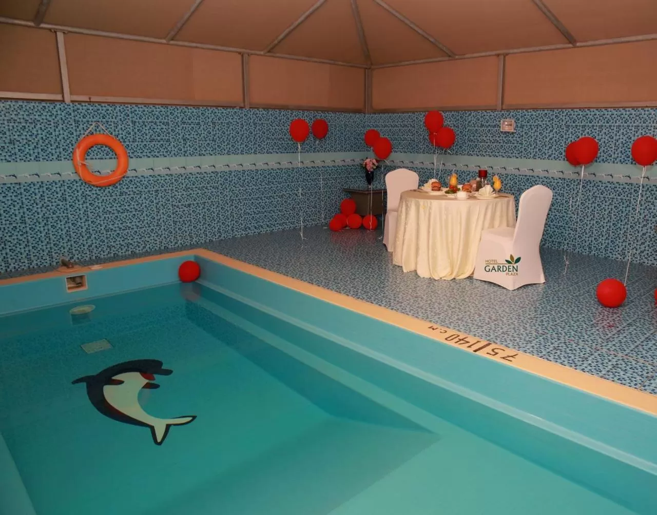 Swimming pool in Garden Plaza Hotel