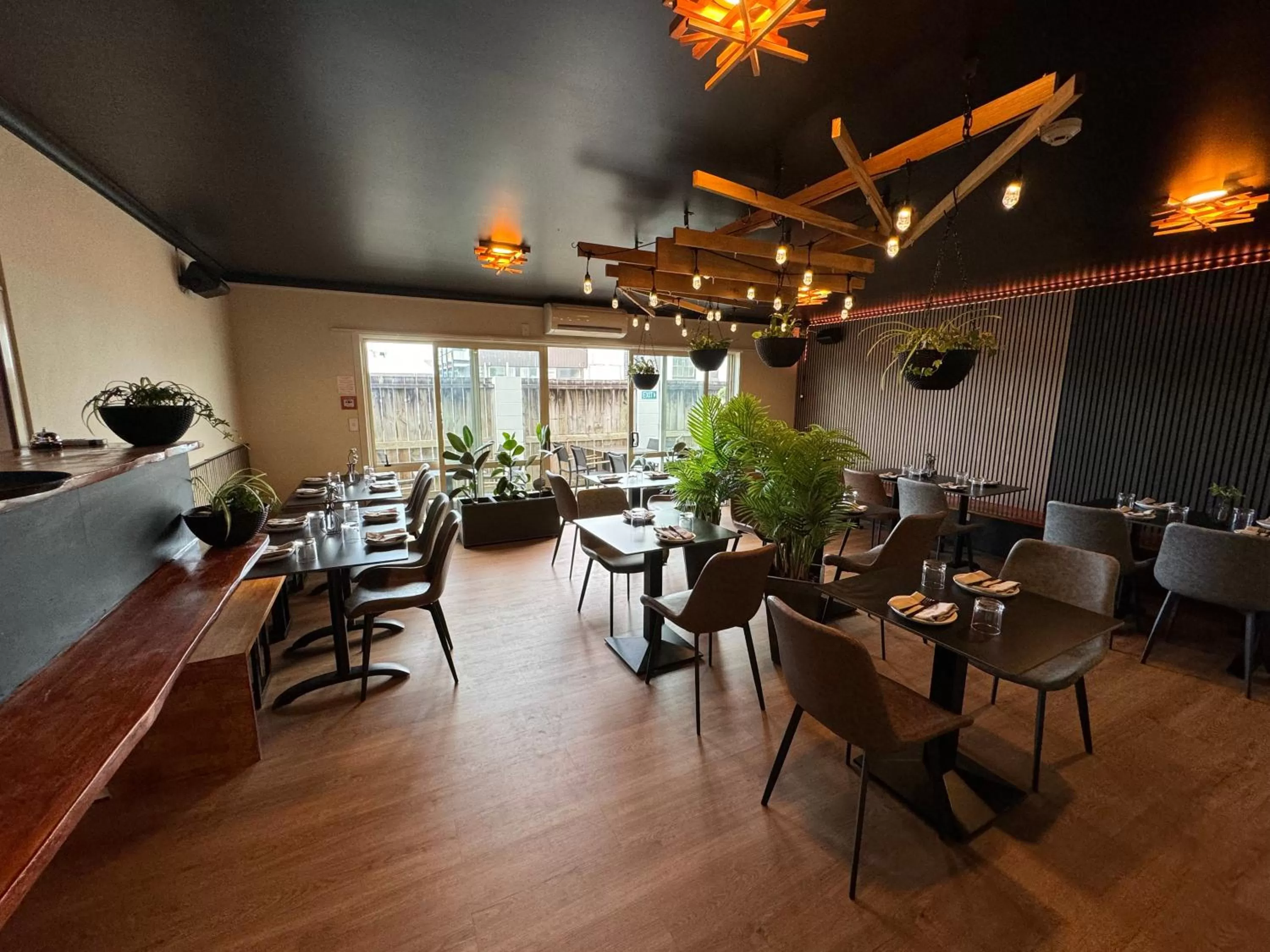 Restaurant/places to eat in B-Ks Premier Motel Palmerston North