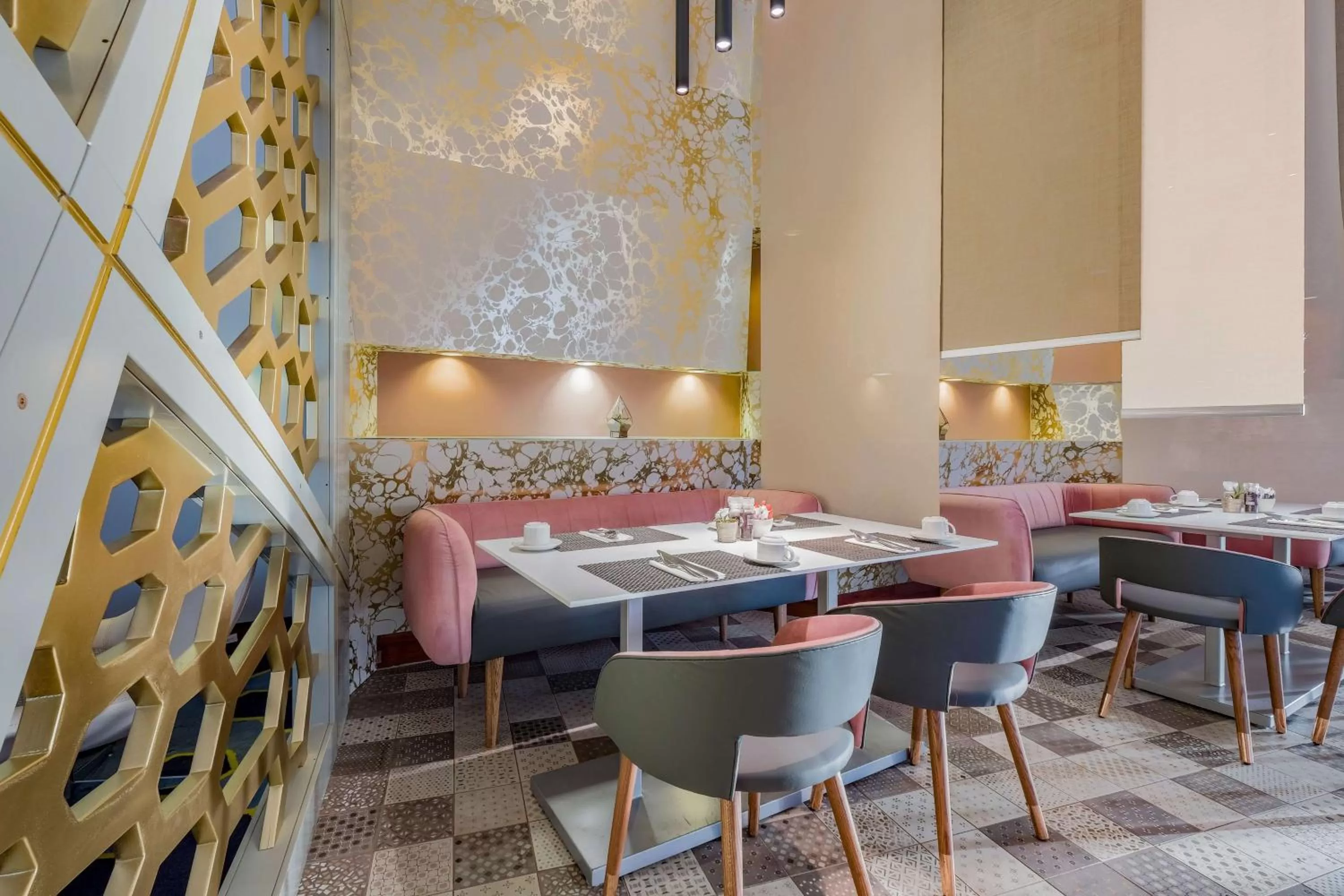 Restaurant/places to eat in Radisson Blu Gautrain Hotel, Sandton Johannesburg