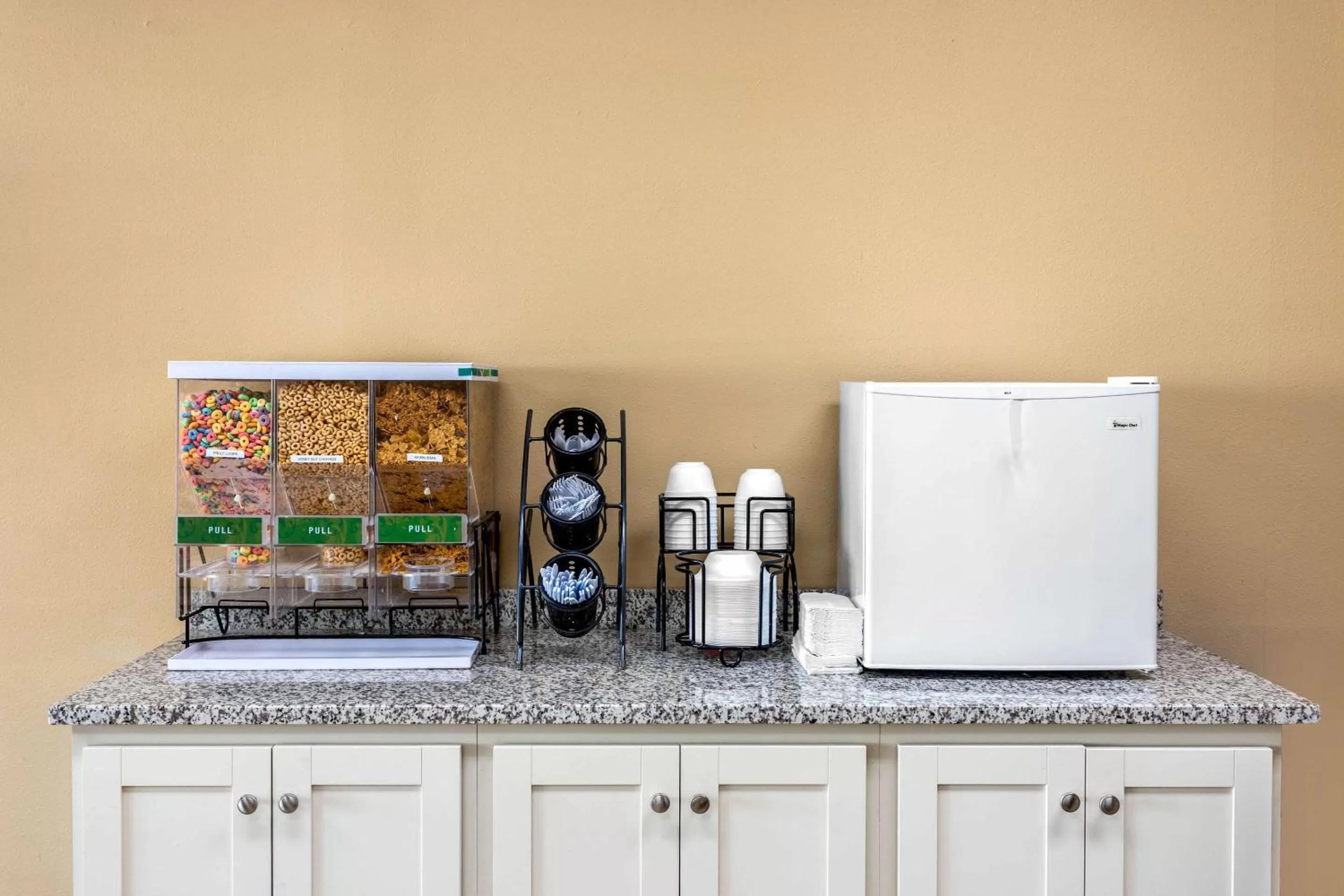 Restaurant/places to eat in Econo Lodge Belton - Kansas City South