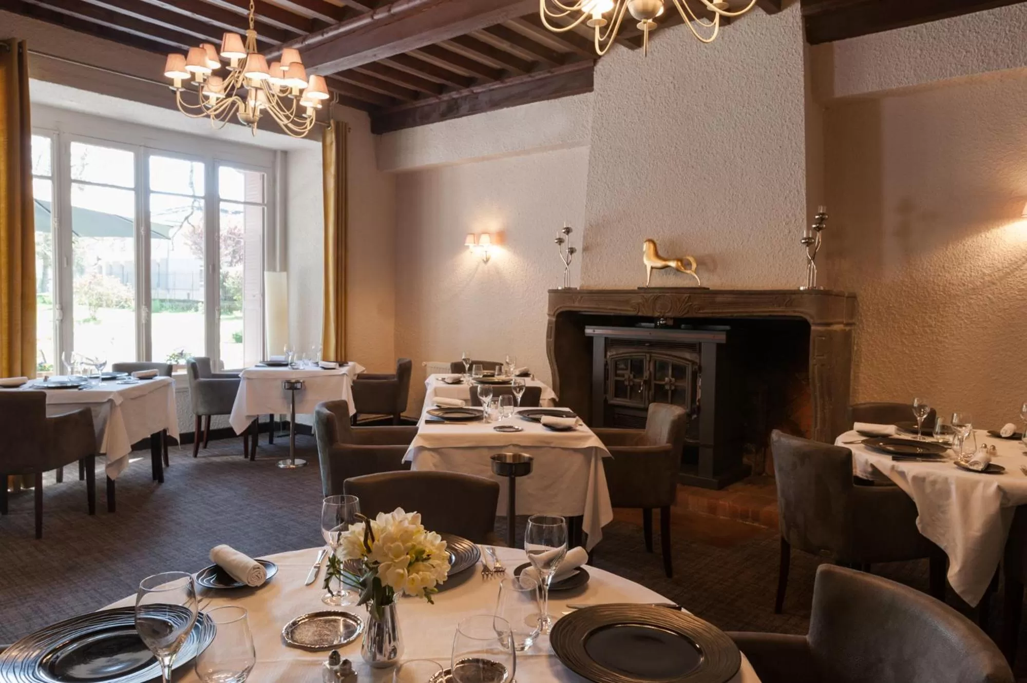 Restaurant/places to eat in Clos St Eloi, The Originals Relais (Relais du Silence)
