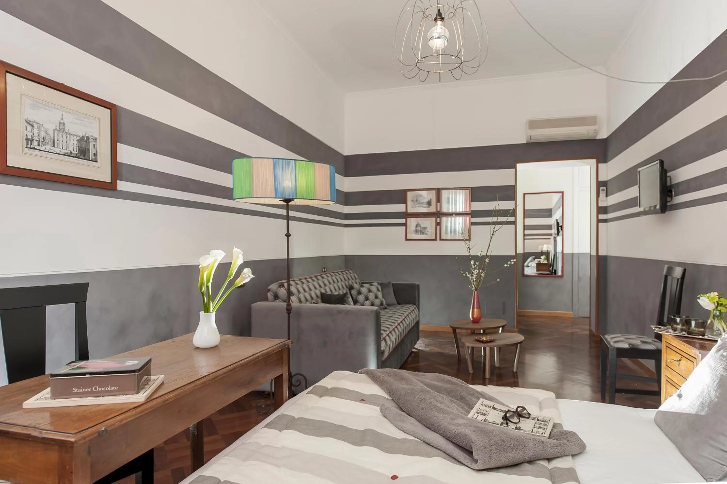 Photo of the whole room, Bed in All'Orologio