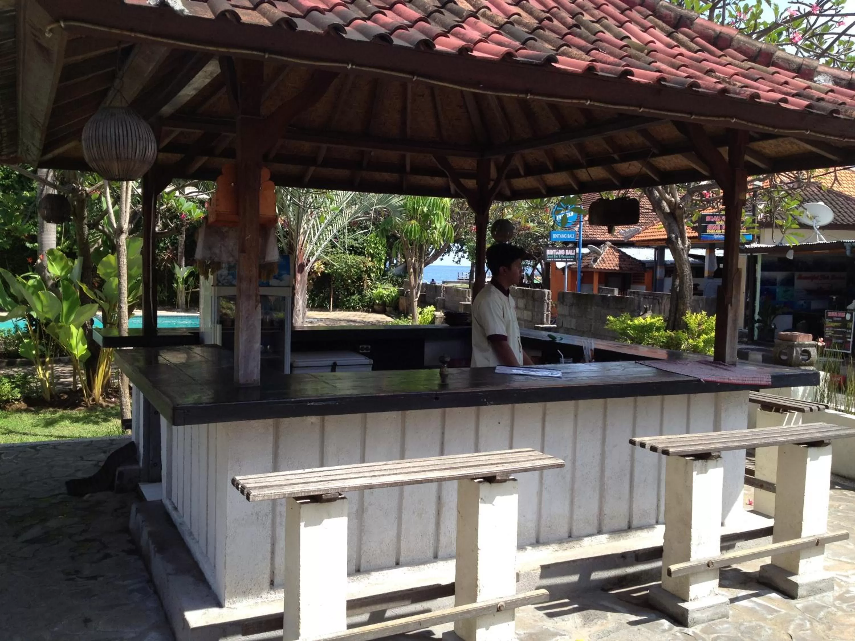 Lounge or bar, BBQ Facilities in Astina Hotel