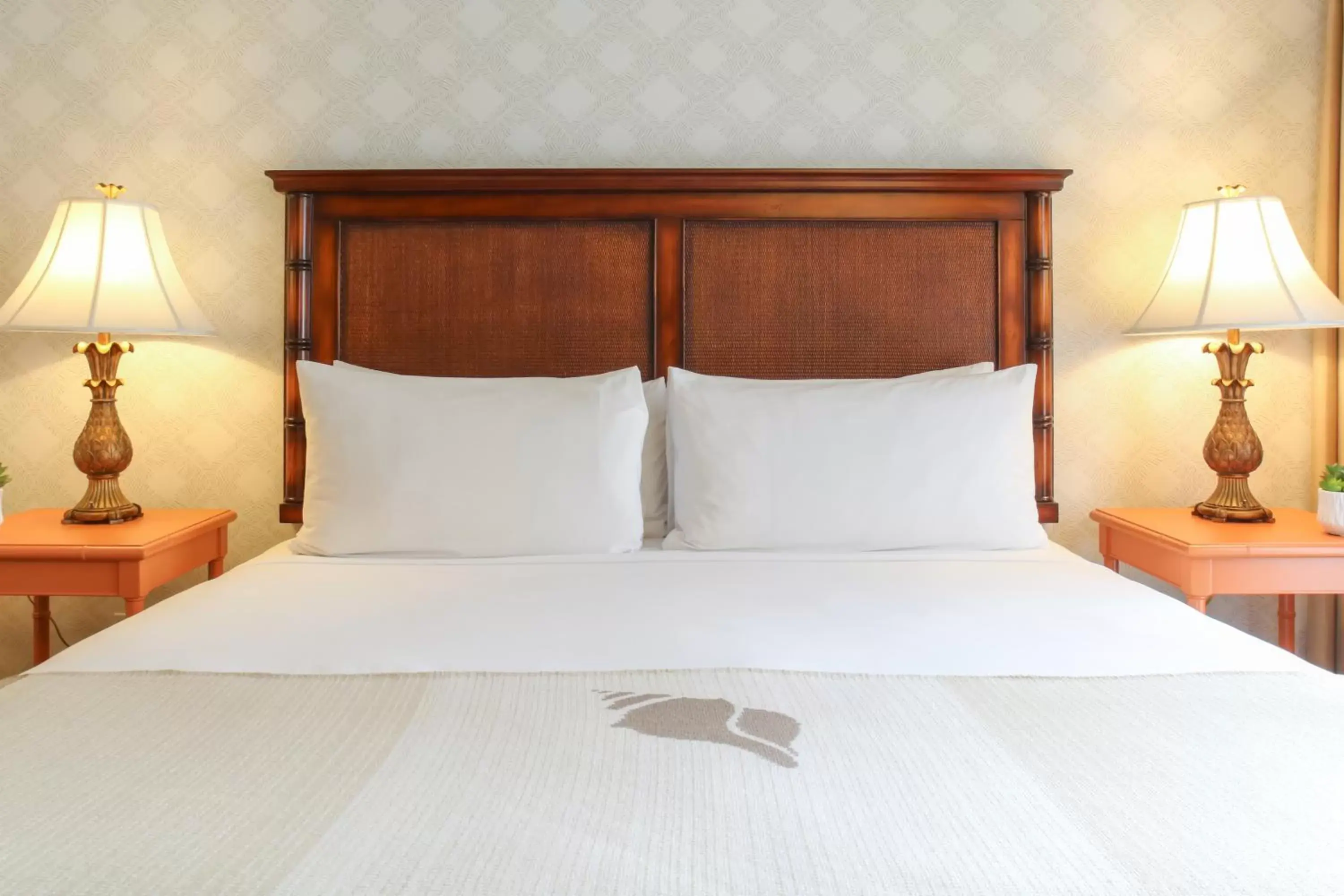 Pool View Executive King Suite in Oxford Suites Pismo Beach Pool View Executive King Suite in Oxford Suites Pismo Beach