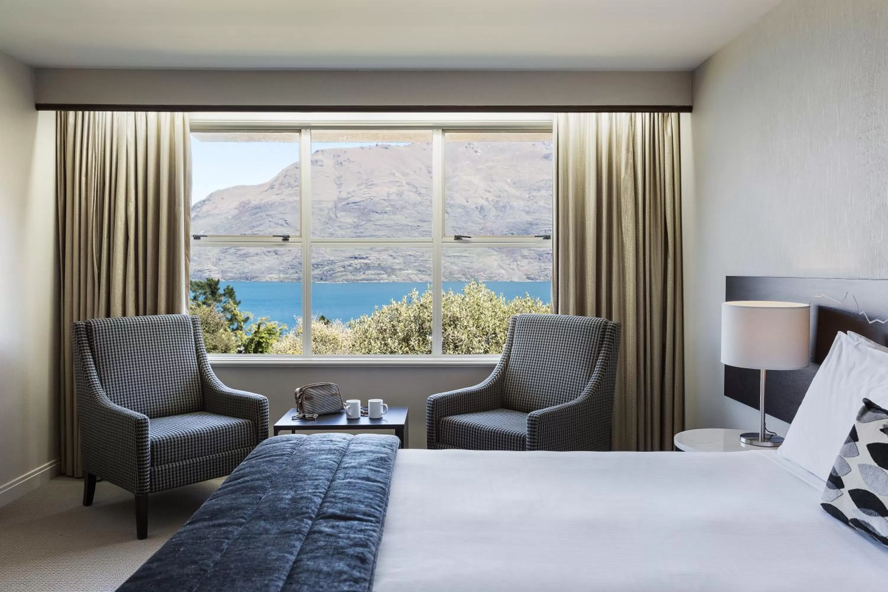 Bed in Mercure Queenstown Resort