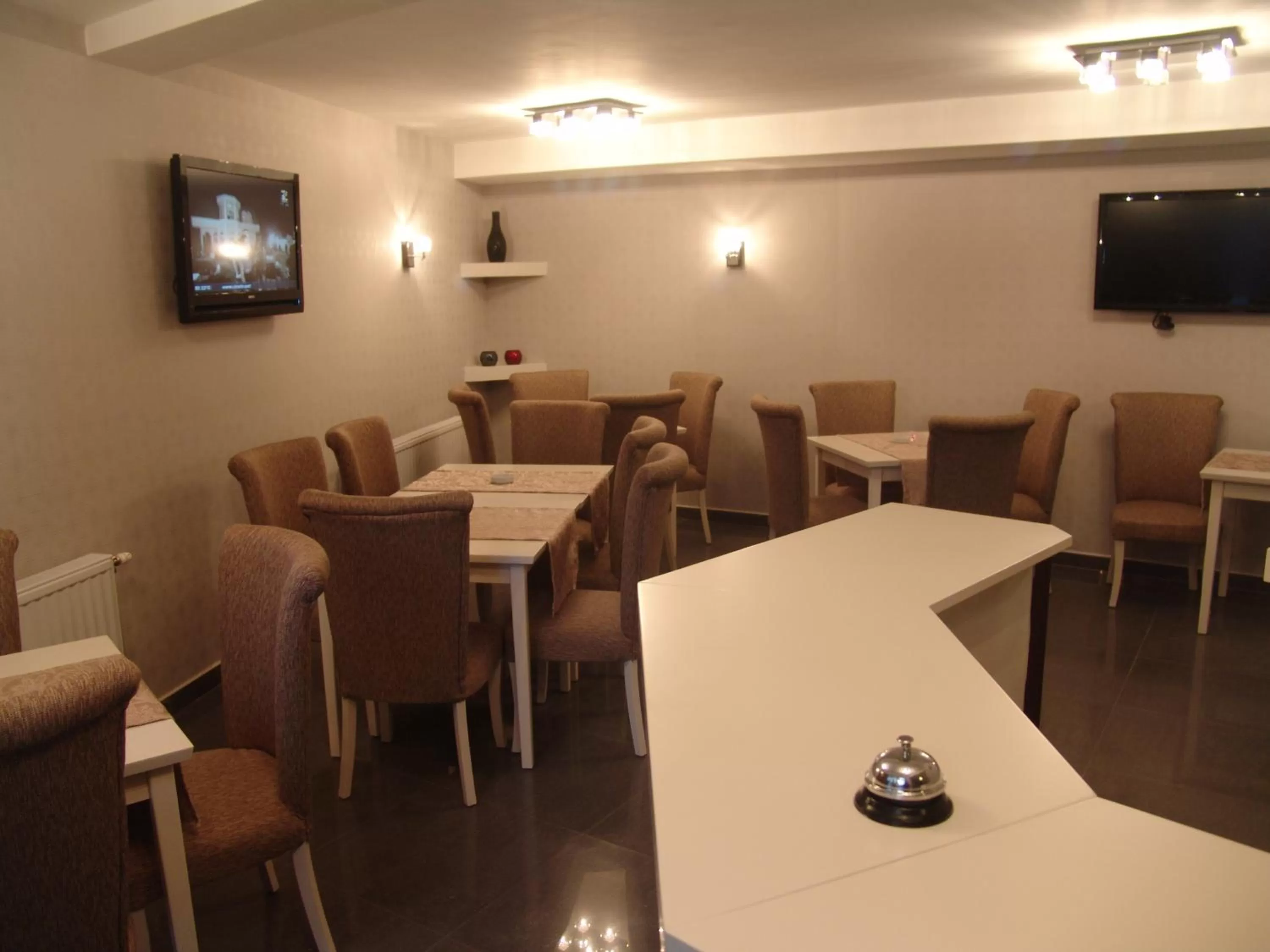 Lobby or reception, Restaurant/Places to Eat in Hotel Prima