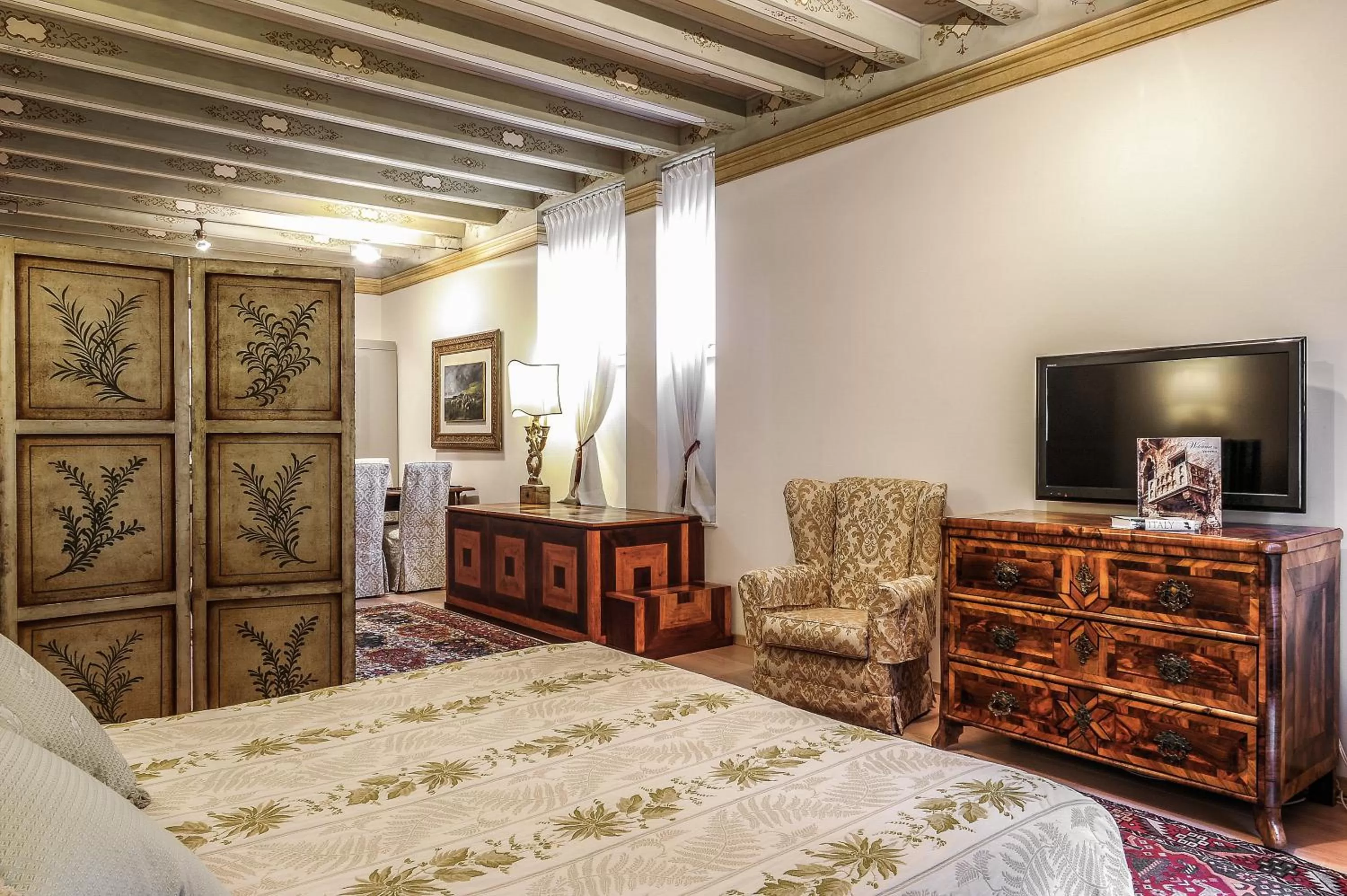 Decorative detail, Bed in La Corte Di Giulietta