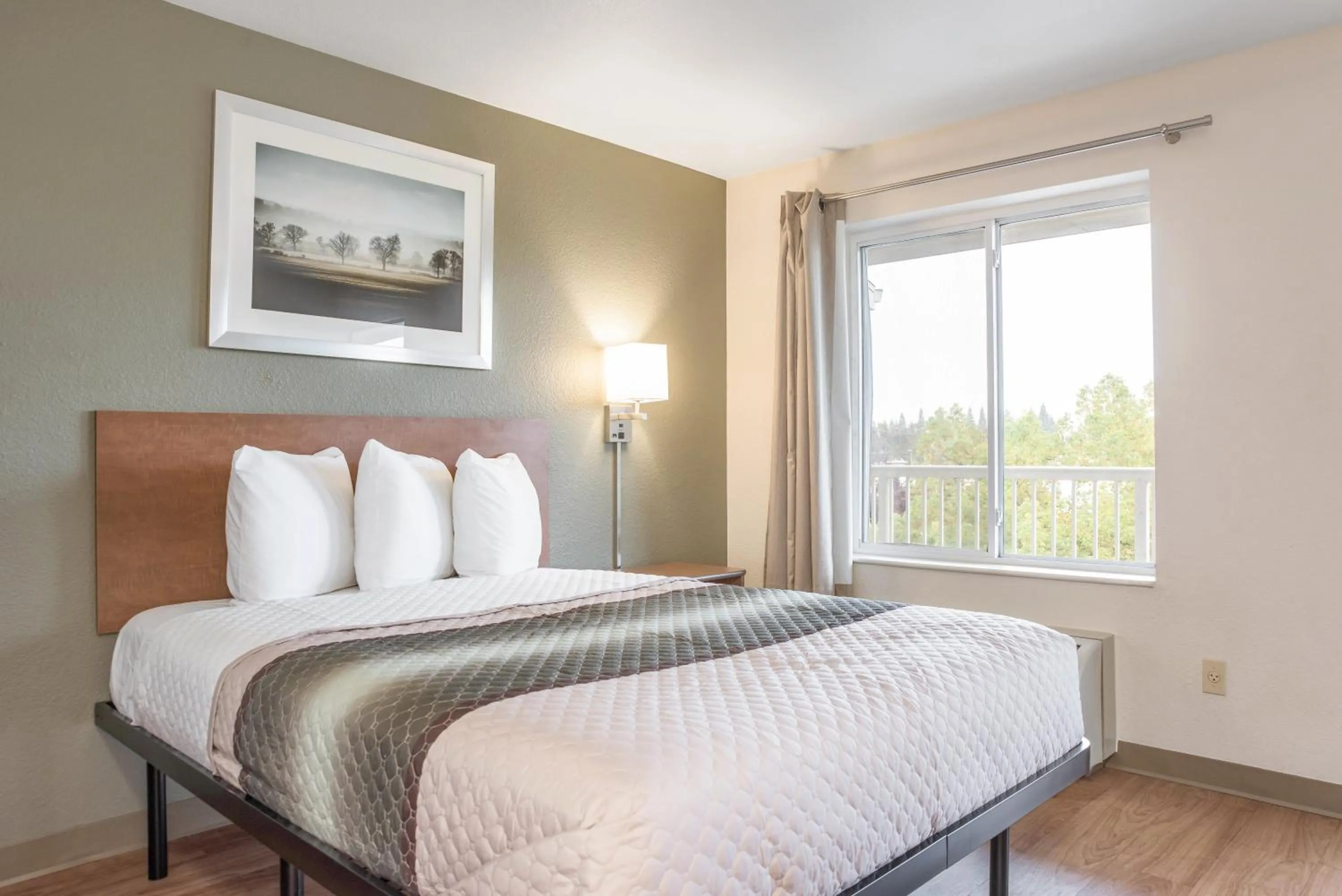 Studio One Double Room Non-Smoking in HomeTowne Studios by Red Roof Rancho Cordova