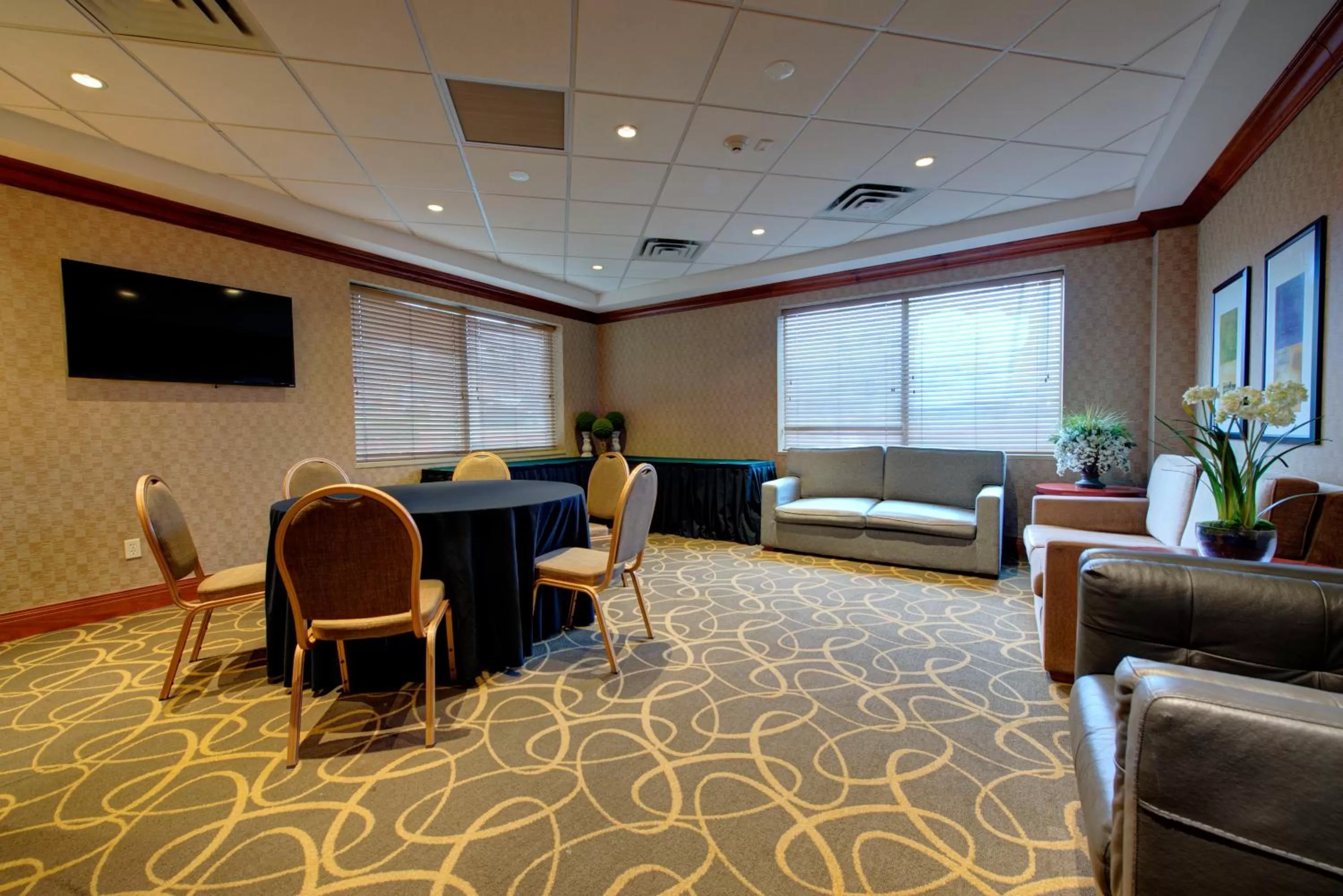 Meeting/conference room in Holiday Inn Plainview-Long Island by IHG