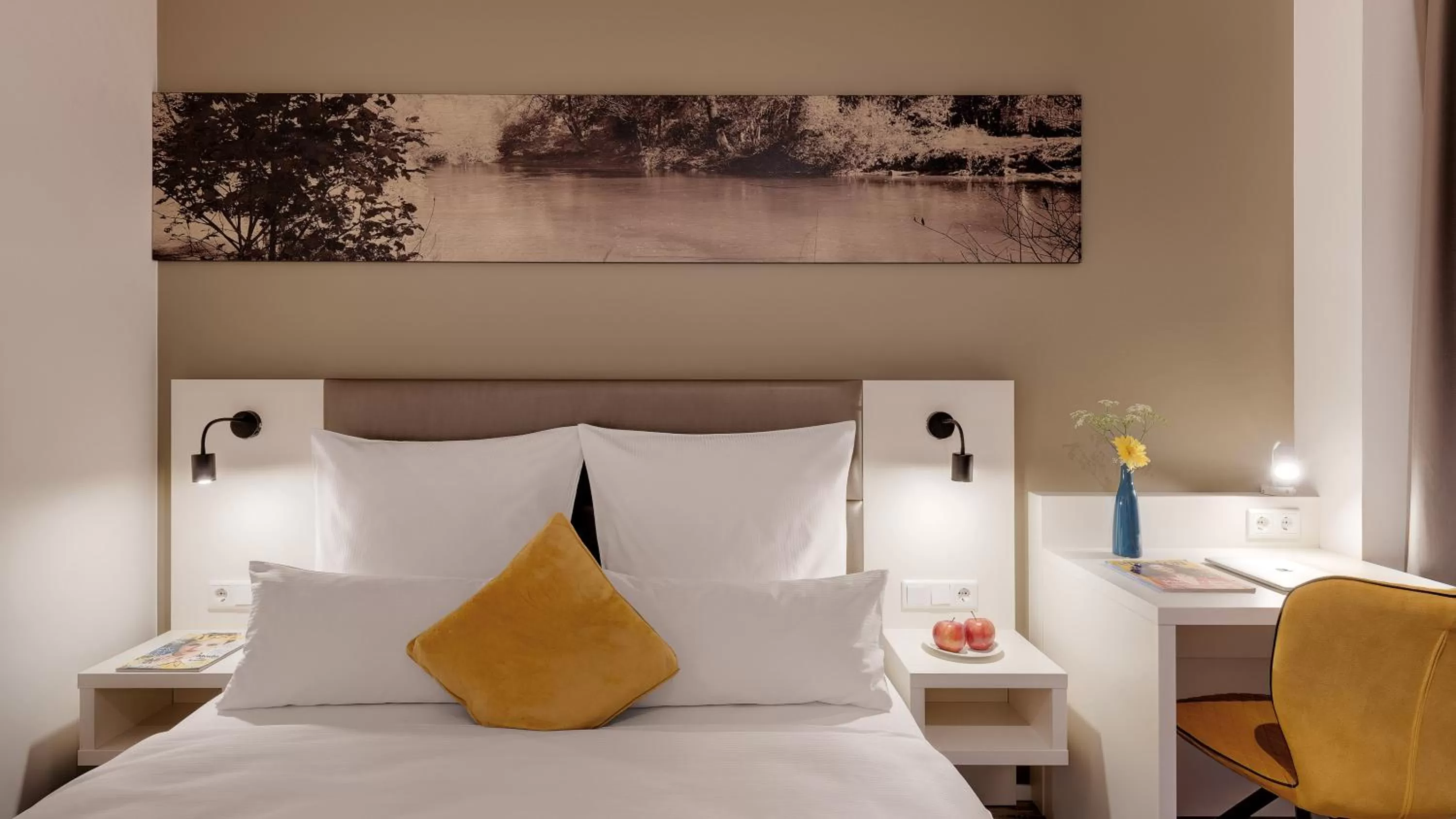 Photo of the whole room, Bed in Amper Art Hotel