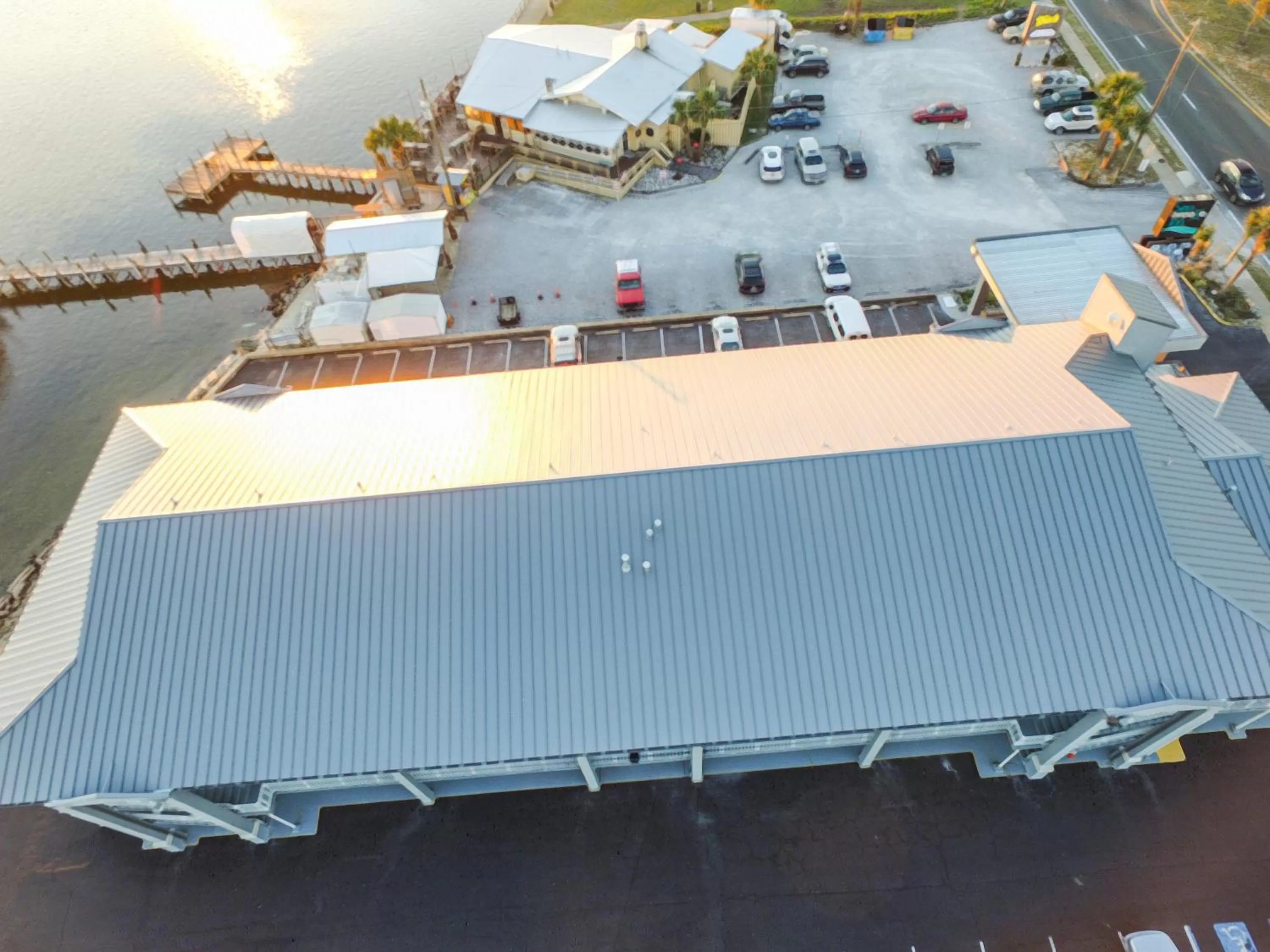 Property building in Seabreeze Inn - Fort Walton