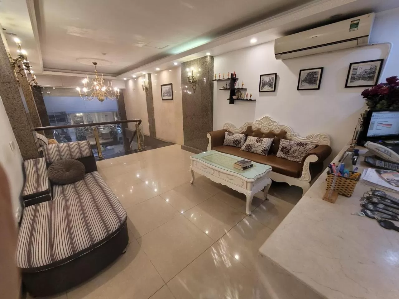 Seating area in Parklane Central Hanoi Hotel