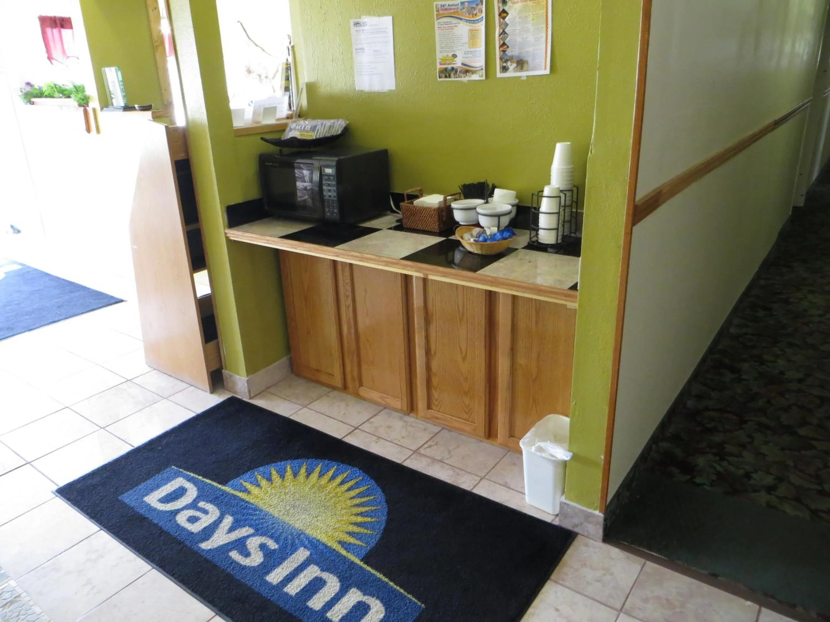 Coffee/tea facilities in Days Inn by Wyndham Custer