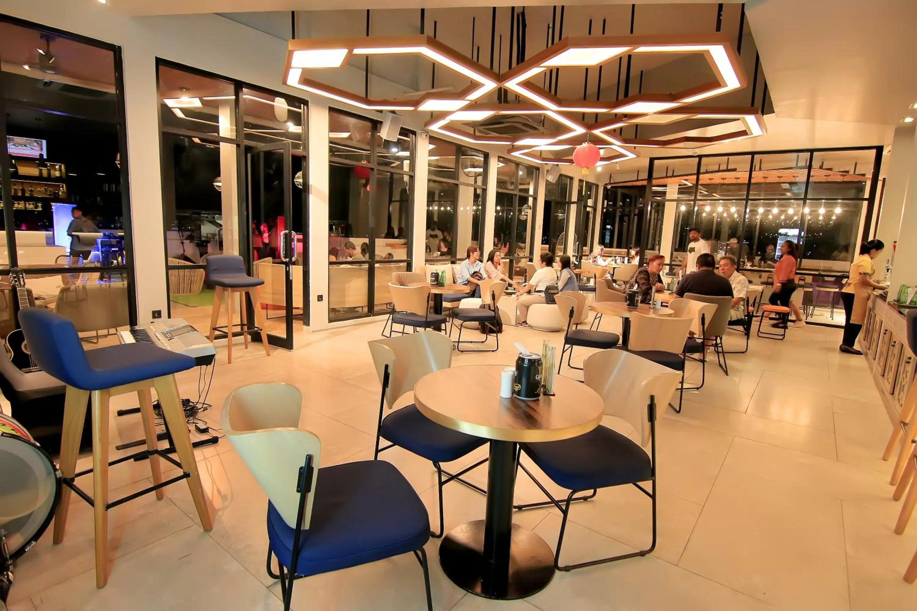 Lounge or bar in Swiss-Belhotel Ambon