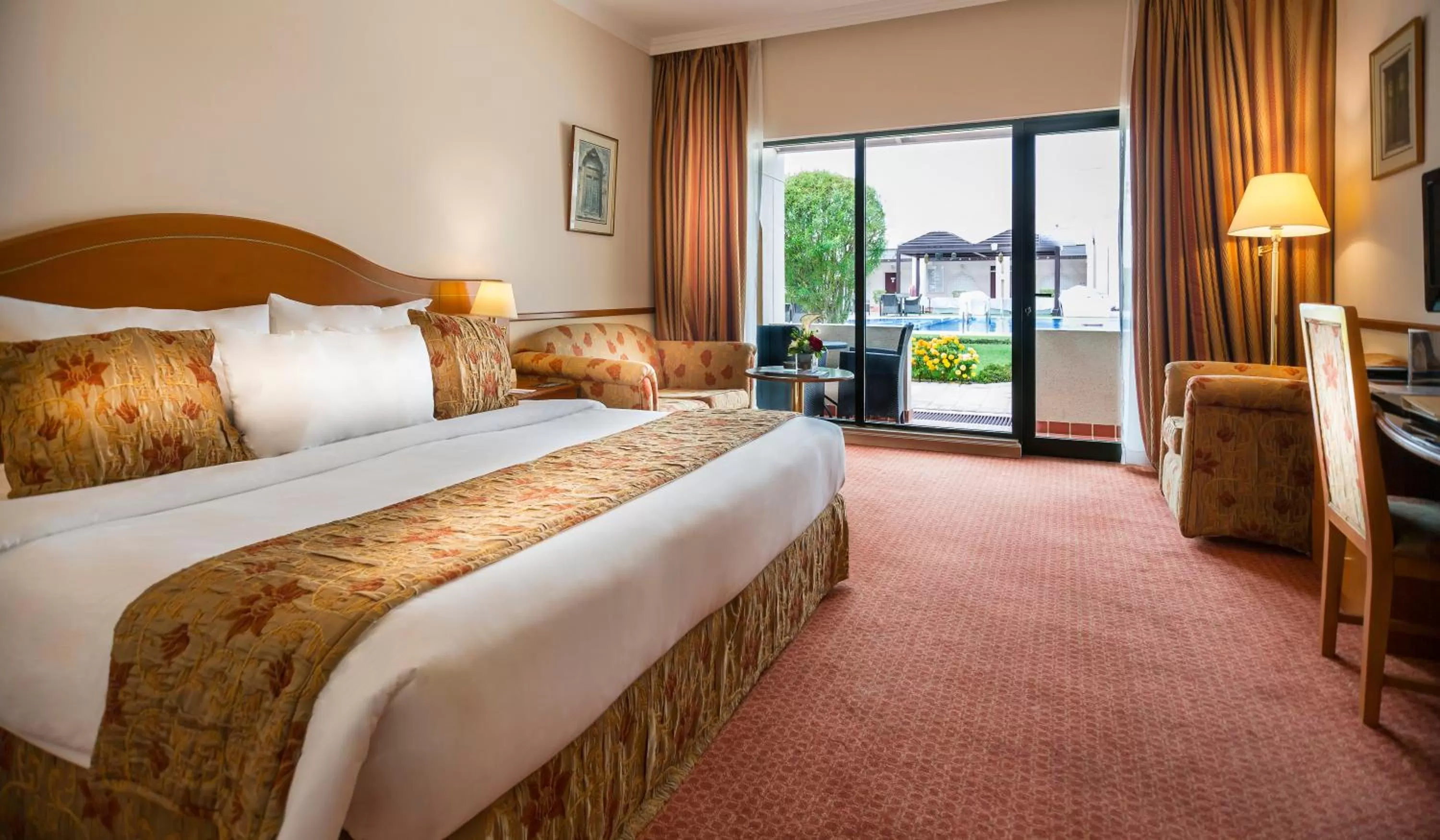 Pool view, Bed in Golden Tulip Nizwa Hotel