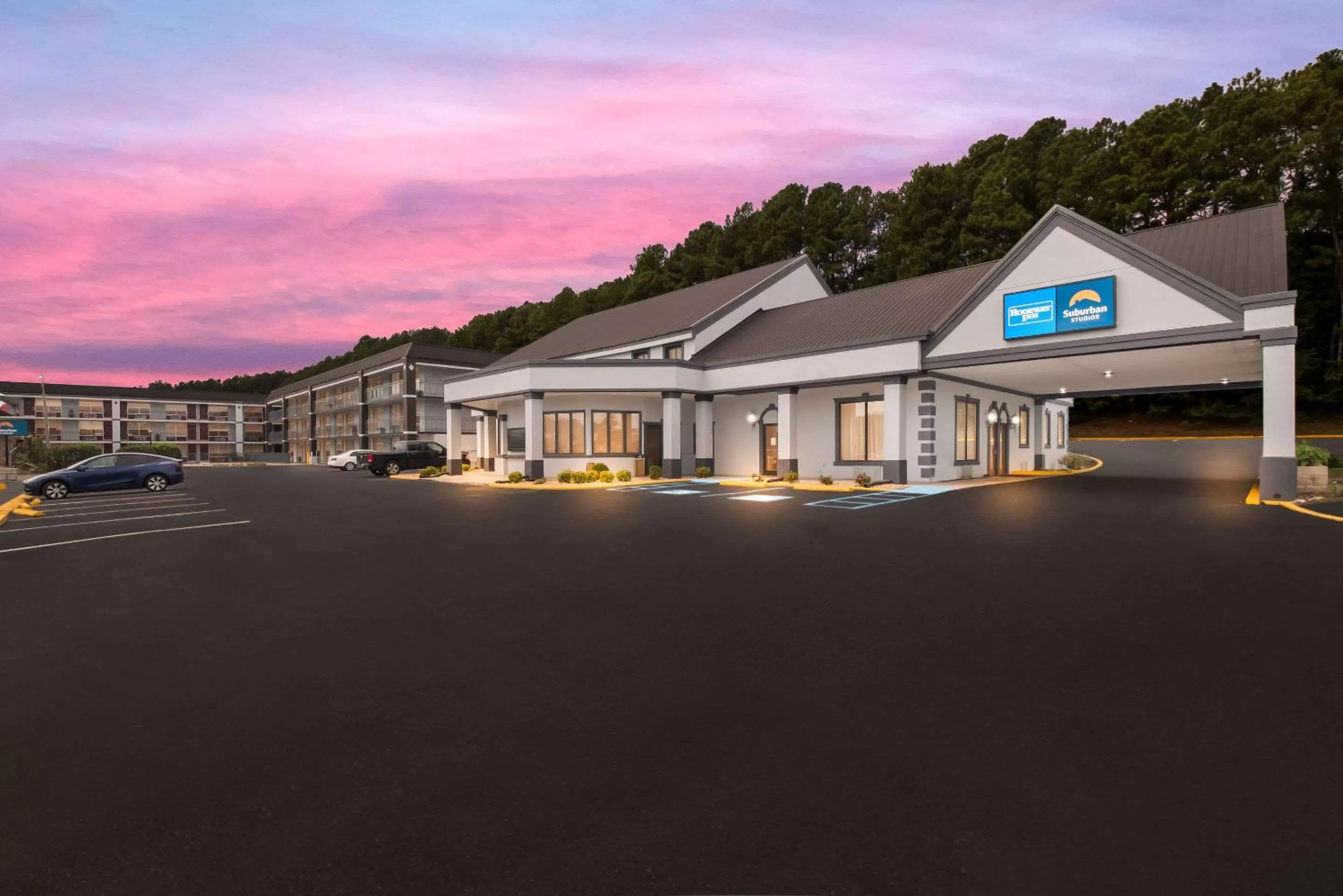 Property building in Rodeway Inn Cleveland TN I-75