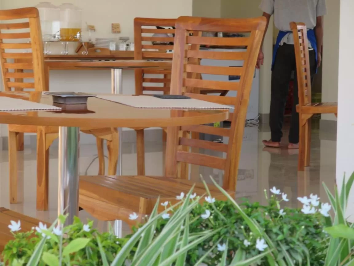 Restaurant/places to eat in Komodo Lodge