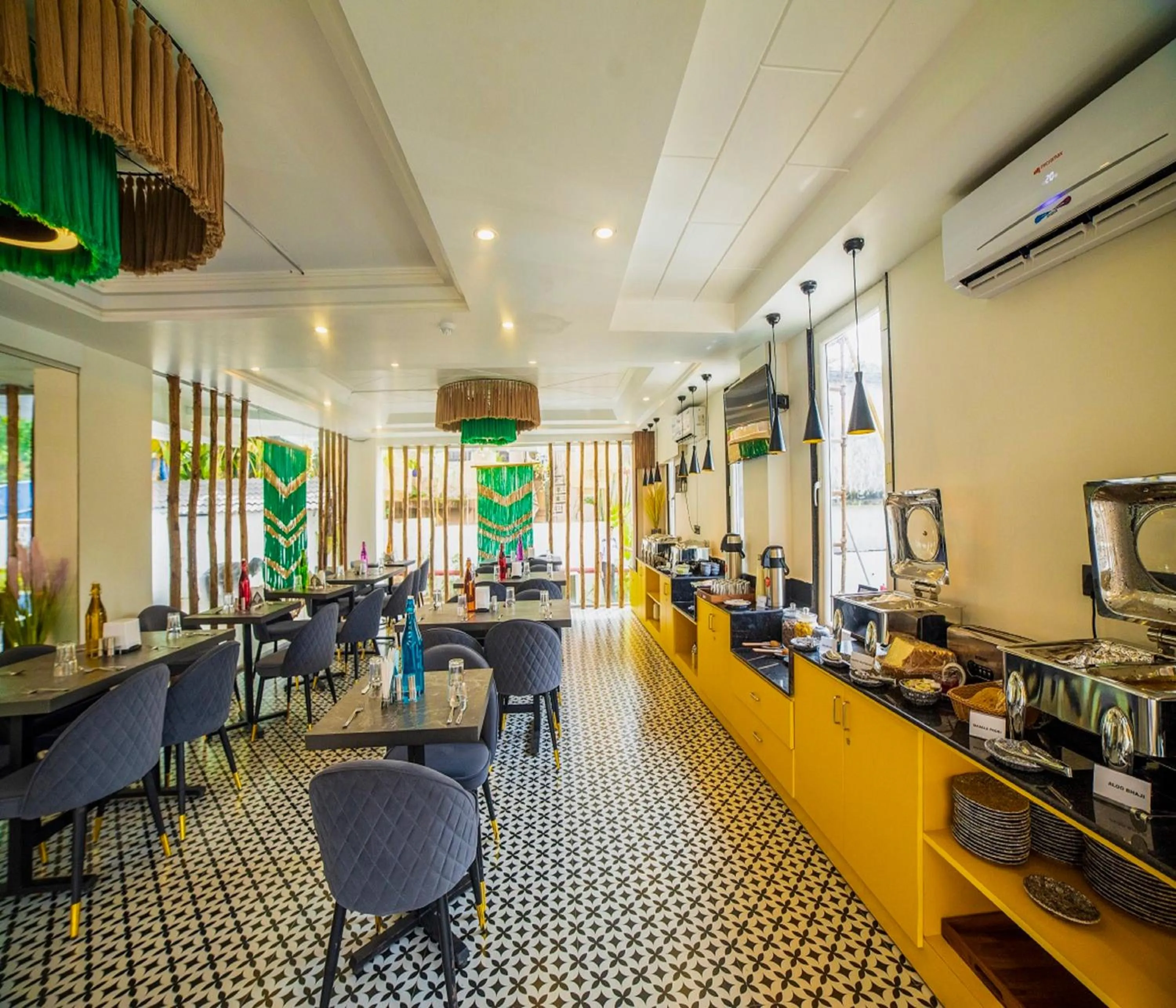 Restaurant/places to eat in HUE GUH The Porto Candolim