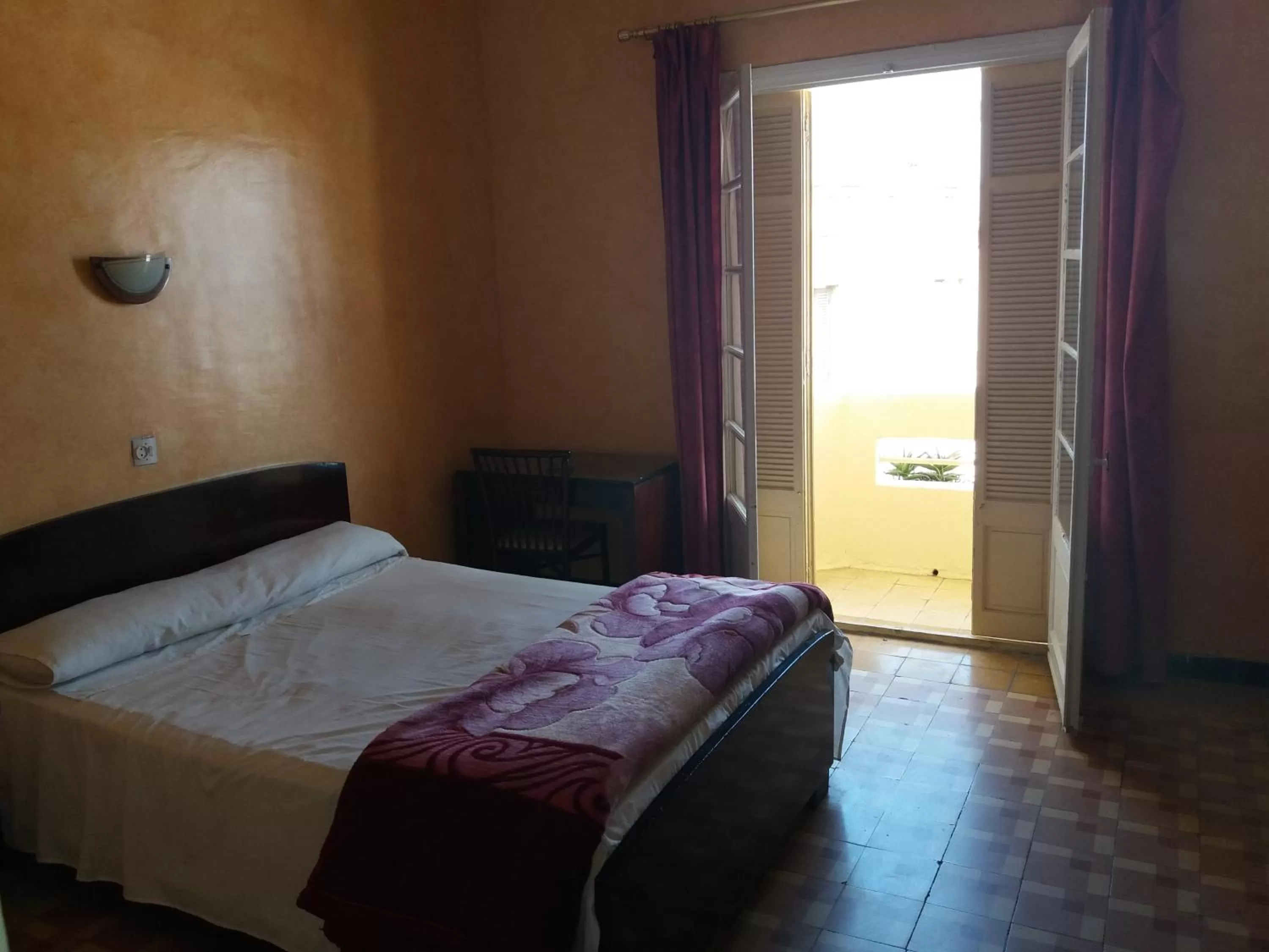 Bed in Hotel Le Gardenia (ex Lutetia)