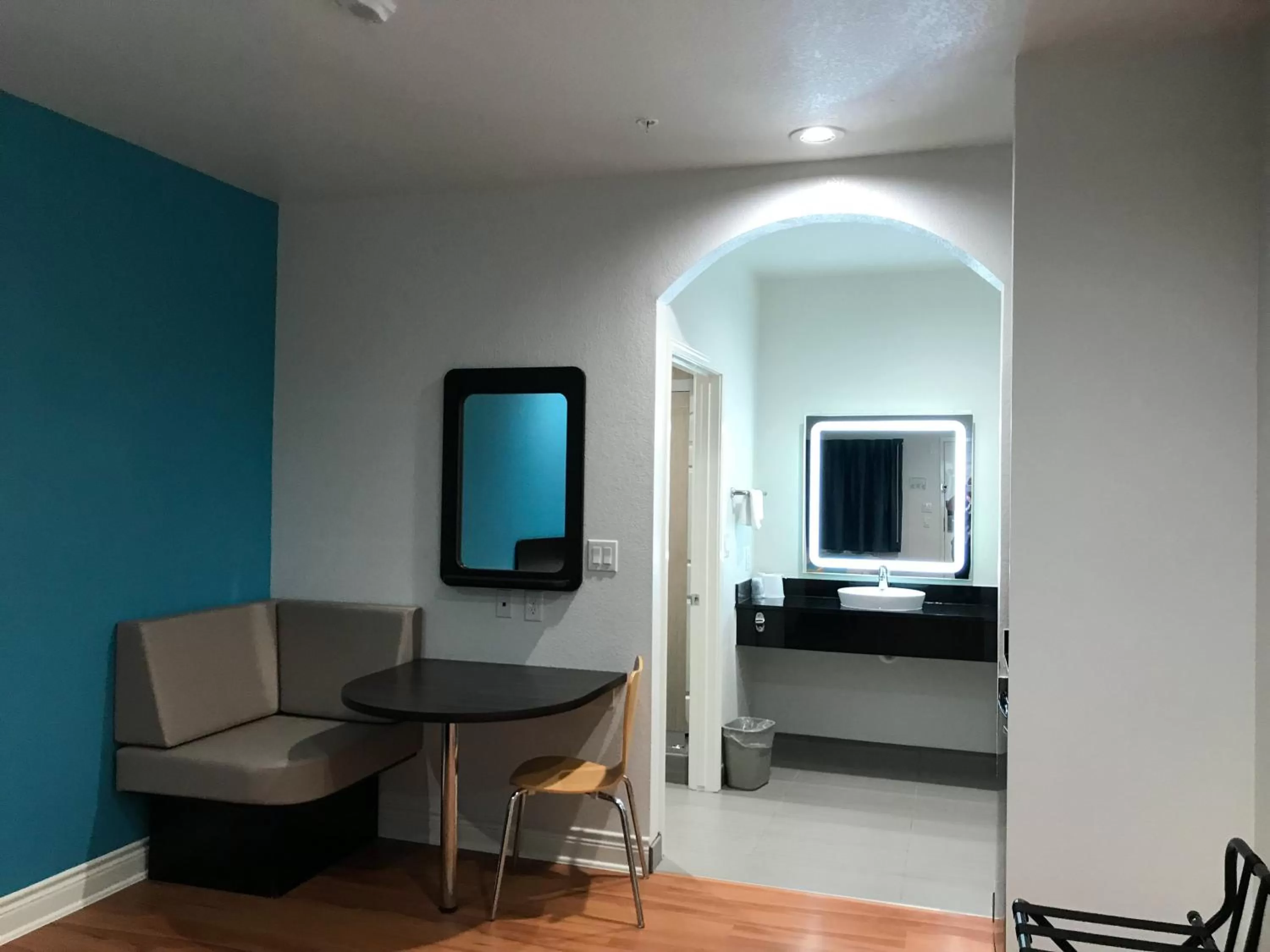 Bedroom in Motel 6-Houston, TX - North