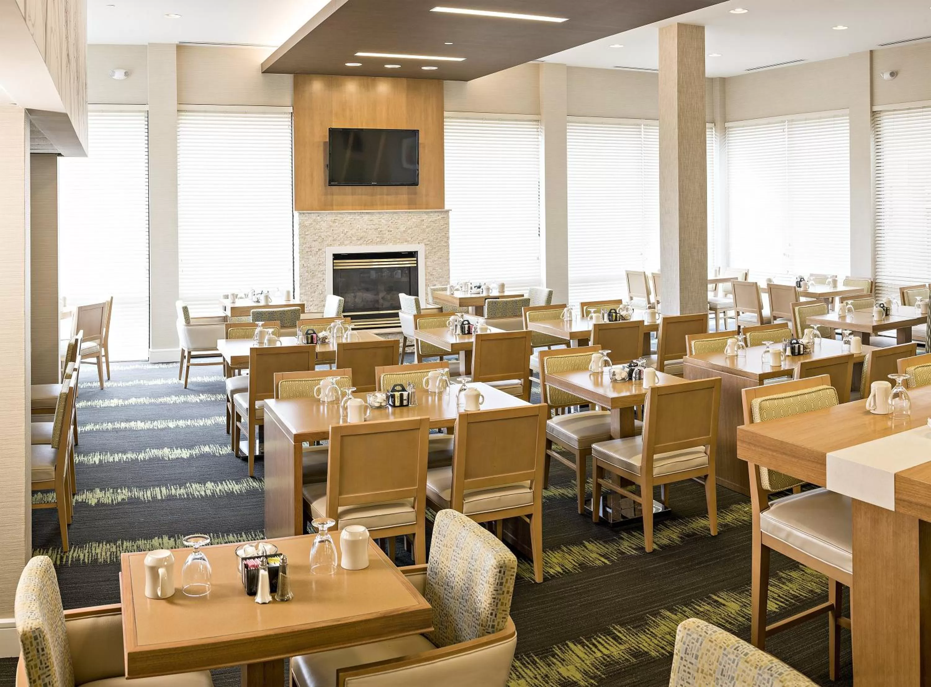 Restaurant/places to eat in Holiday Inn Salem by IHG