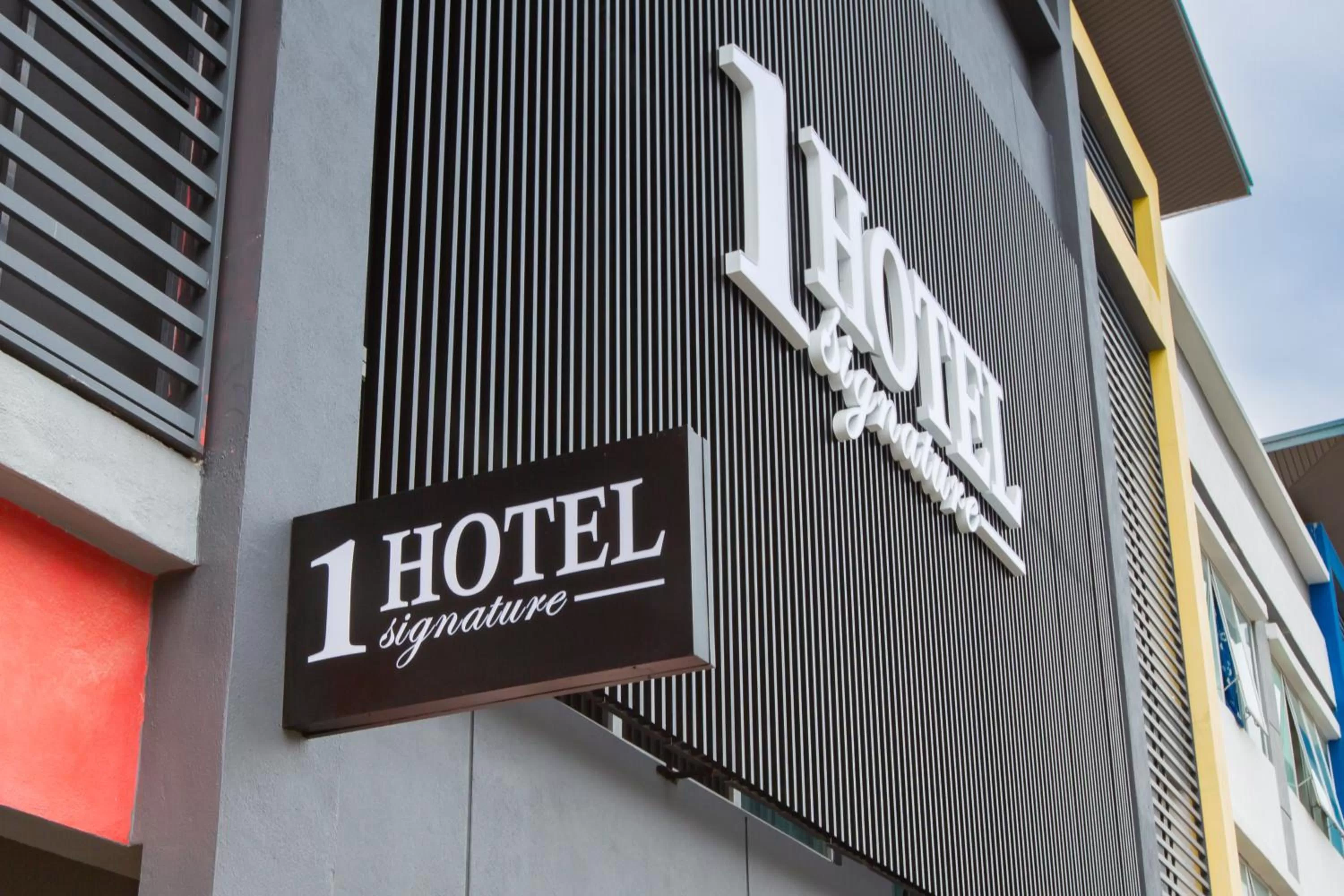 Property logo or sign in 1 Hotel Signature