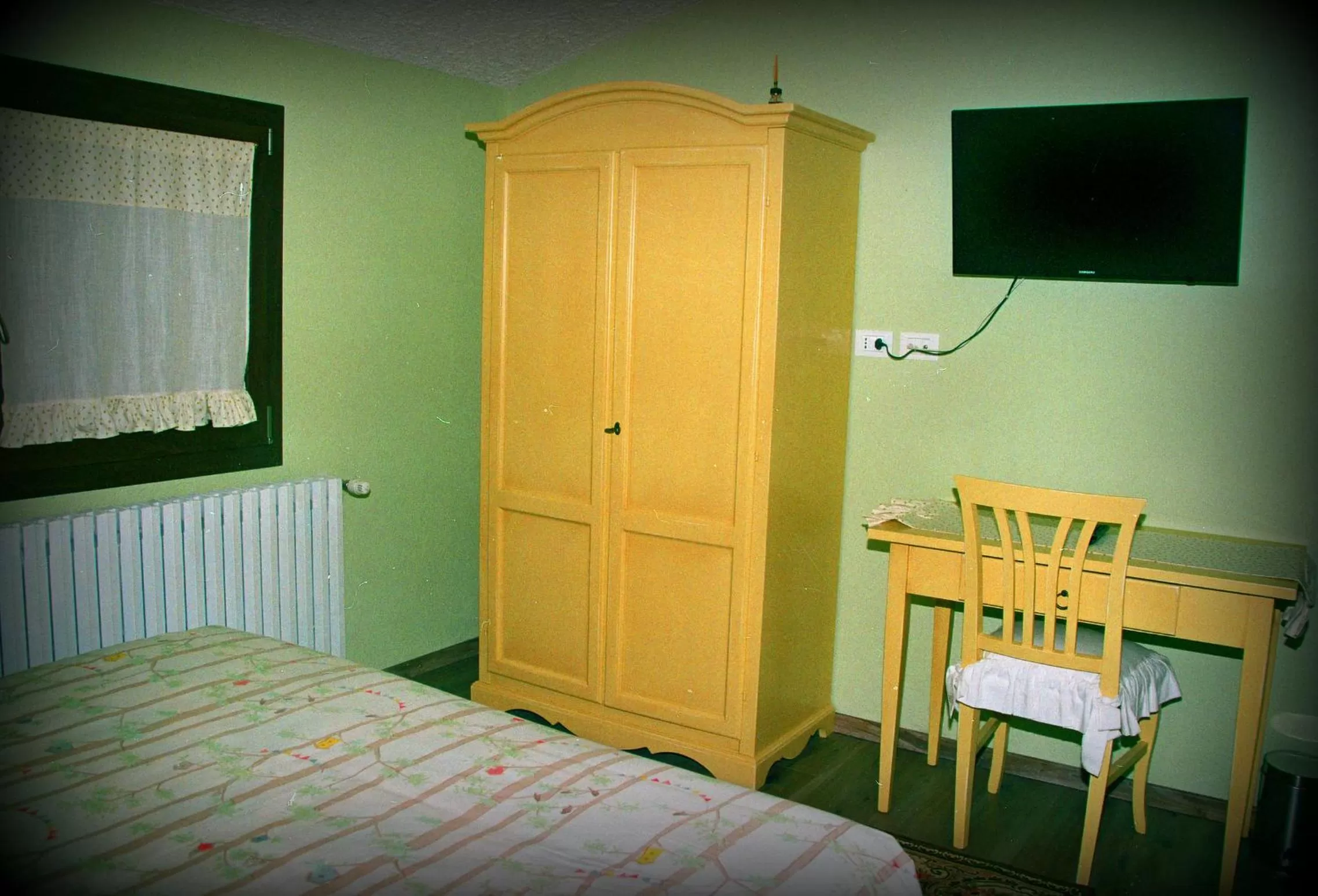 Decorative detail, Bed in Locanda del Viandante