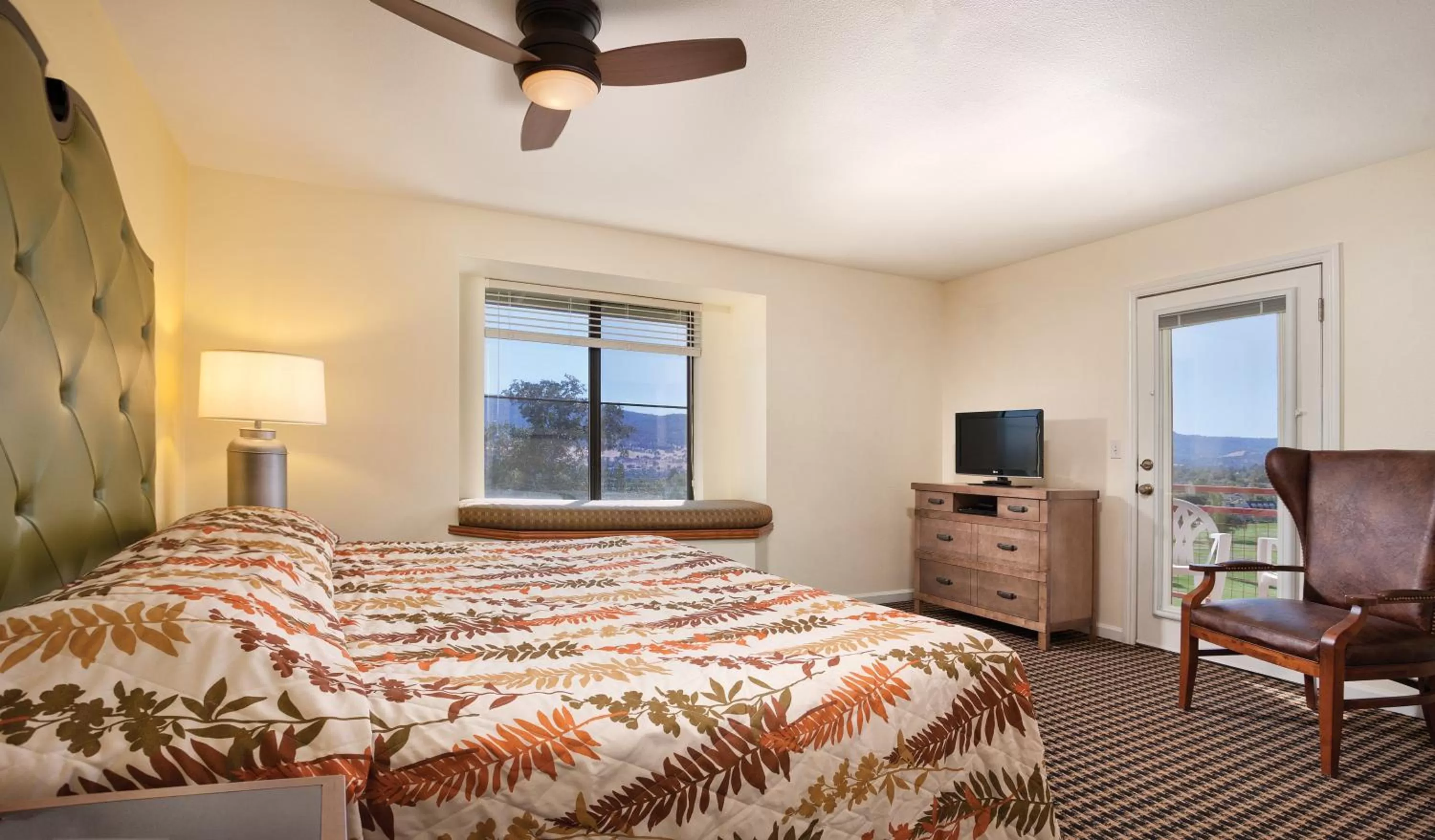 Photo of the whole room, Bed in WorldMark Angels Camp