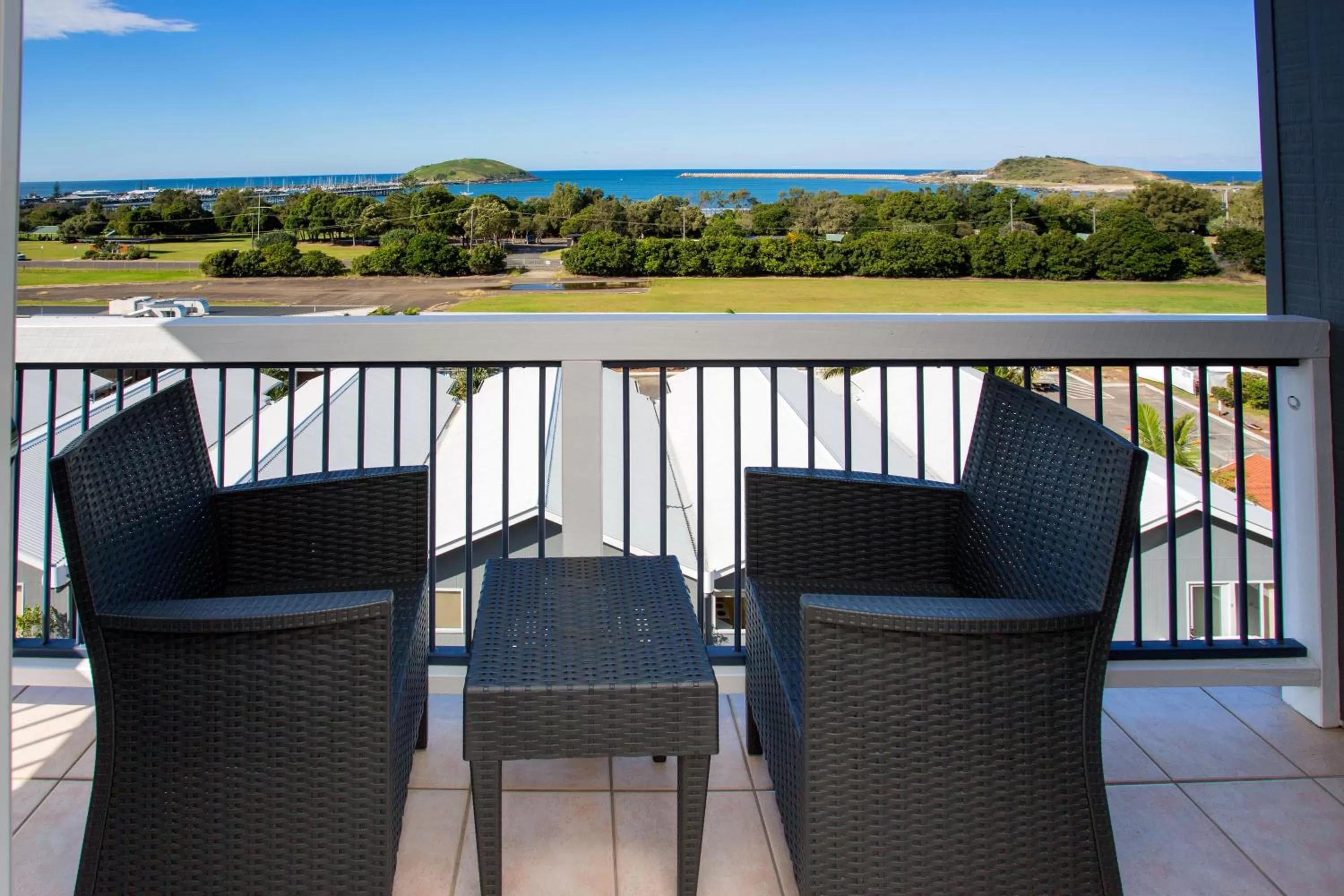 Ocean View King SPA Studio in The Observatory Self Contained Apartments