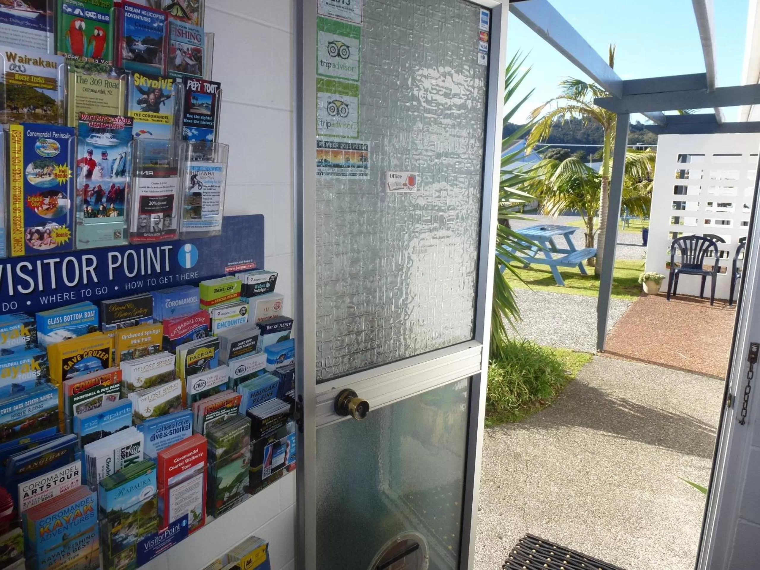 Lobby or reception in Mana-Nui Motel