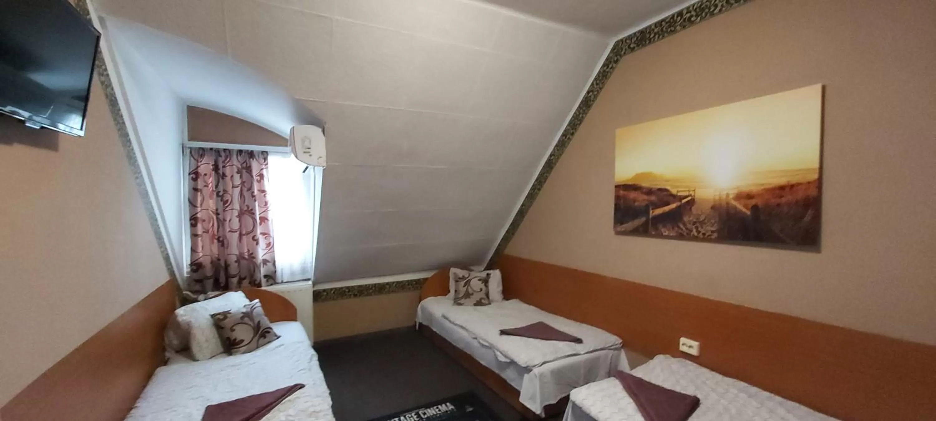 Romantik Étterem - Panzió