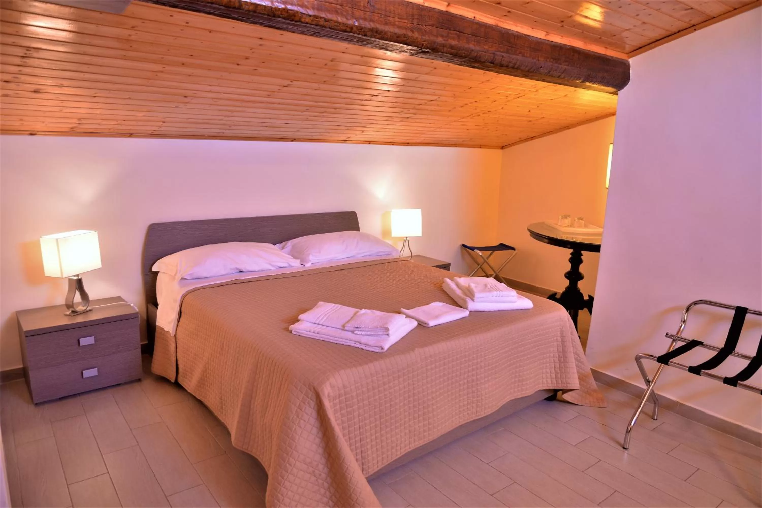 Photo of the whole room, Bed in B&B al Teatro Massimo