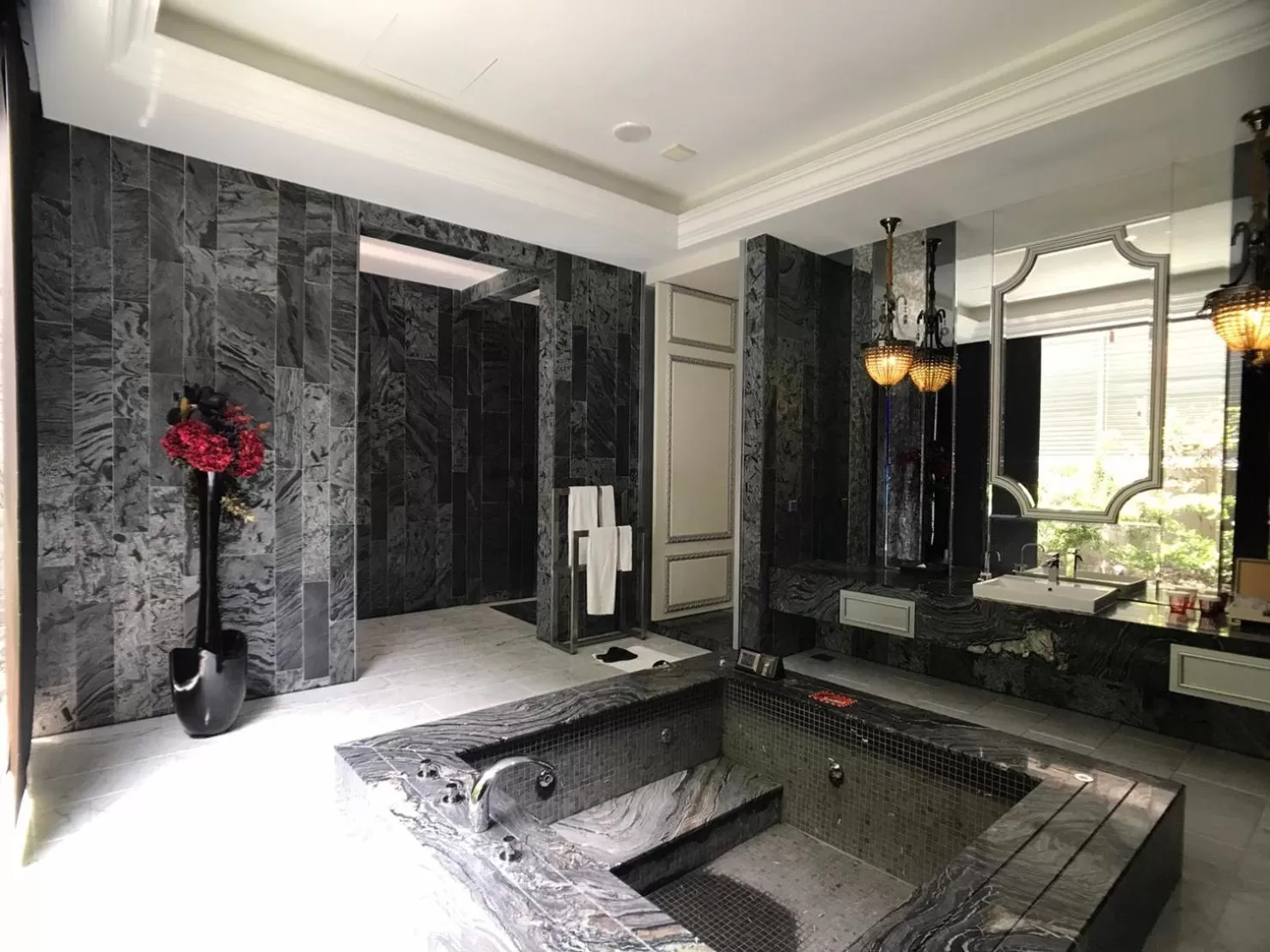 Bed in 冠月精品旅館-Puli Ease Hotel