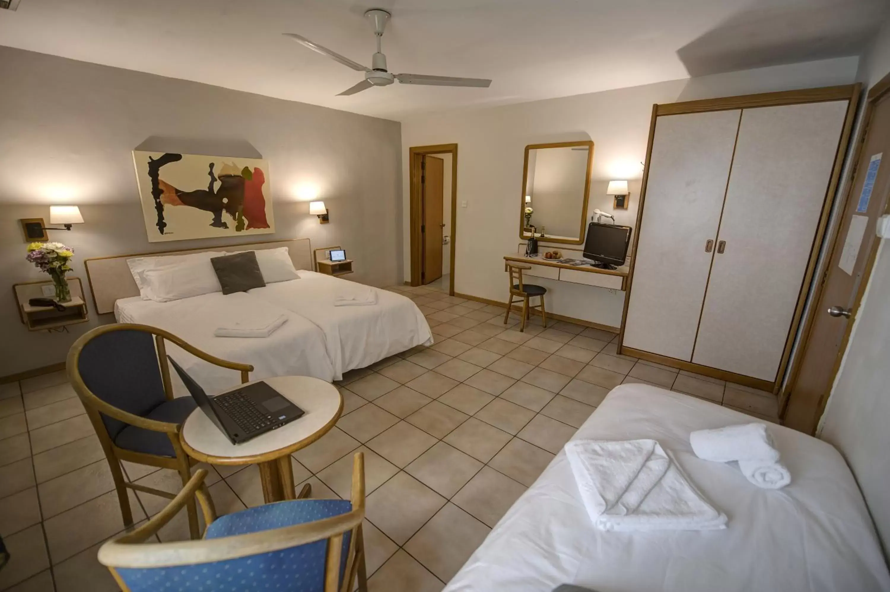 Triple Room in Sliema Chalet Hotel Triple Room in Sliema Chalet Hotel