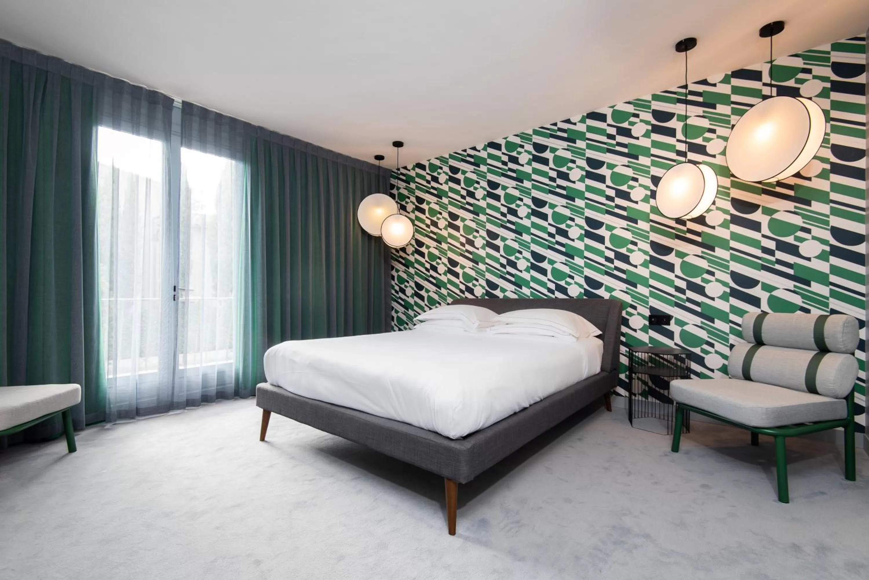 Photo of the whole room, Bed in Hôtel Montmorency & Spa