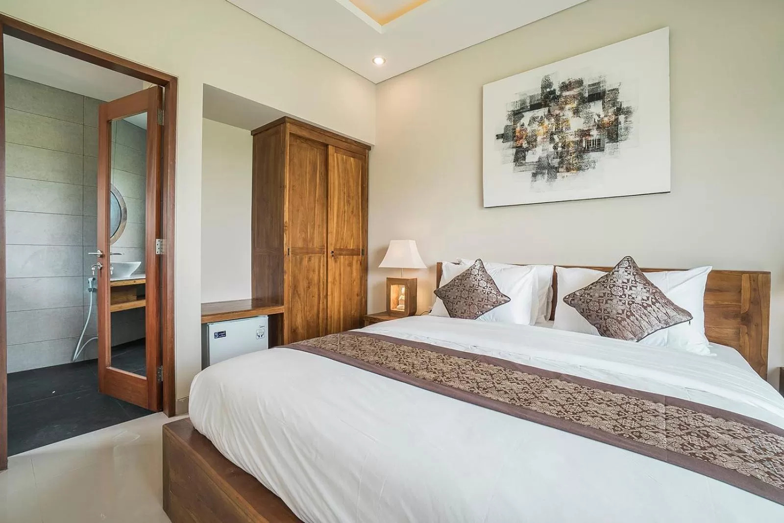 Bed in Putih DCarik Ubud
