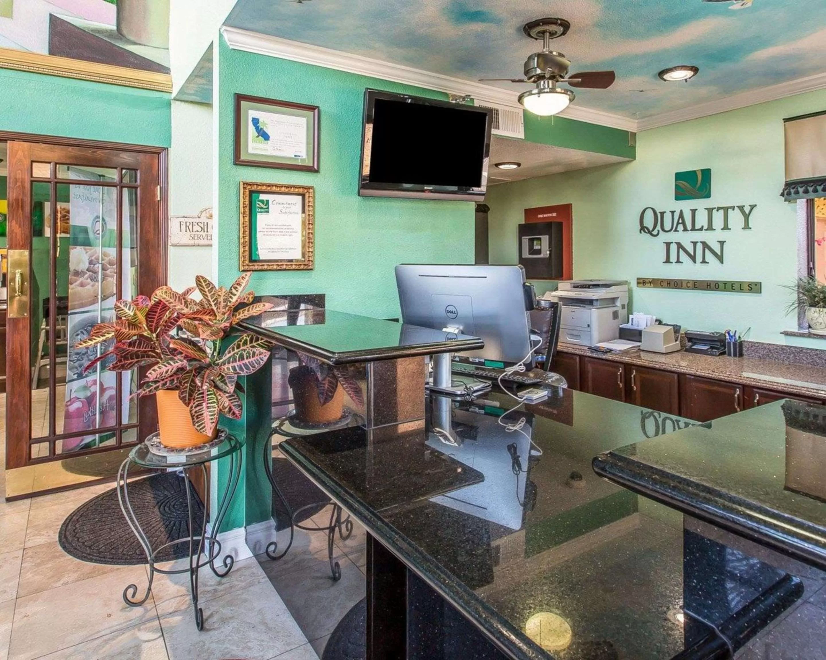 Lobby or reception in Quality Inn Hemet - San Jacinto