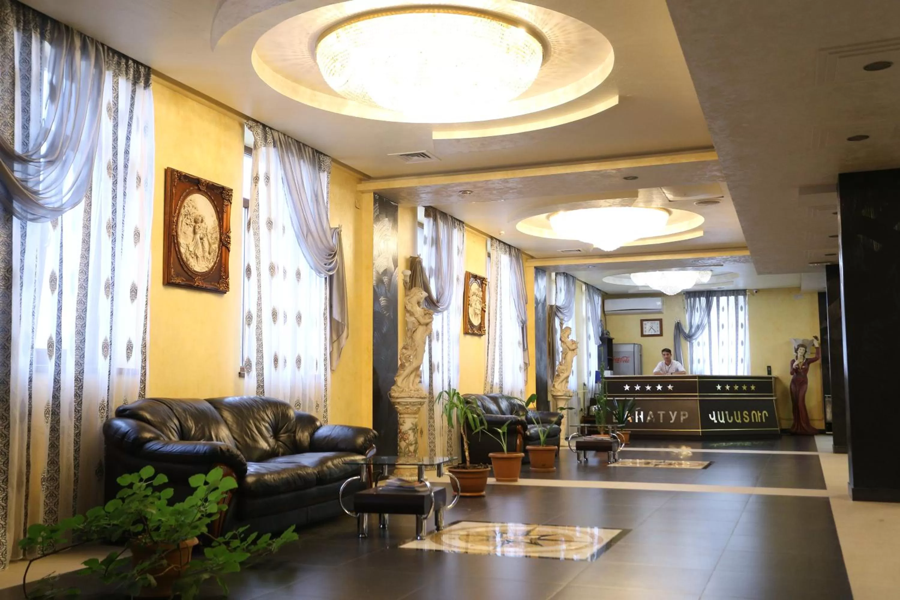 Lobby/Reception in Vanatur Hotel