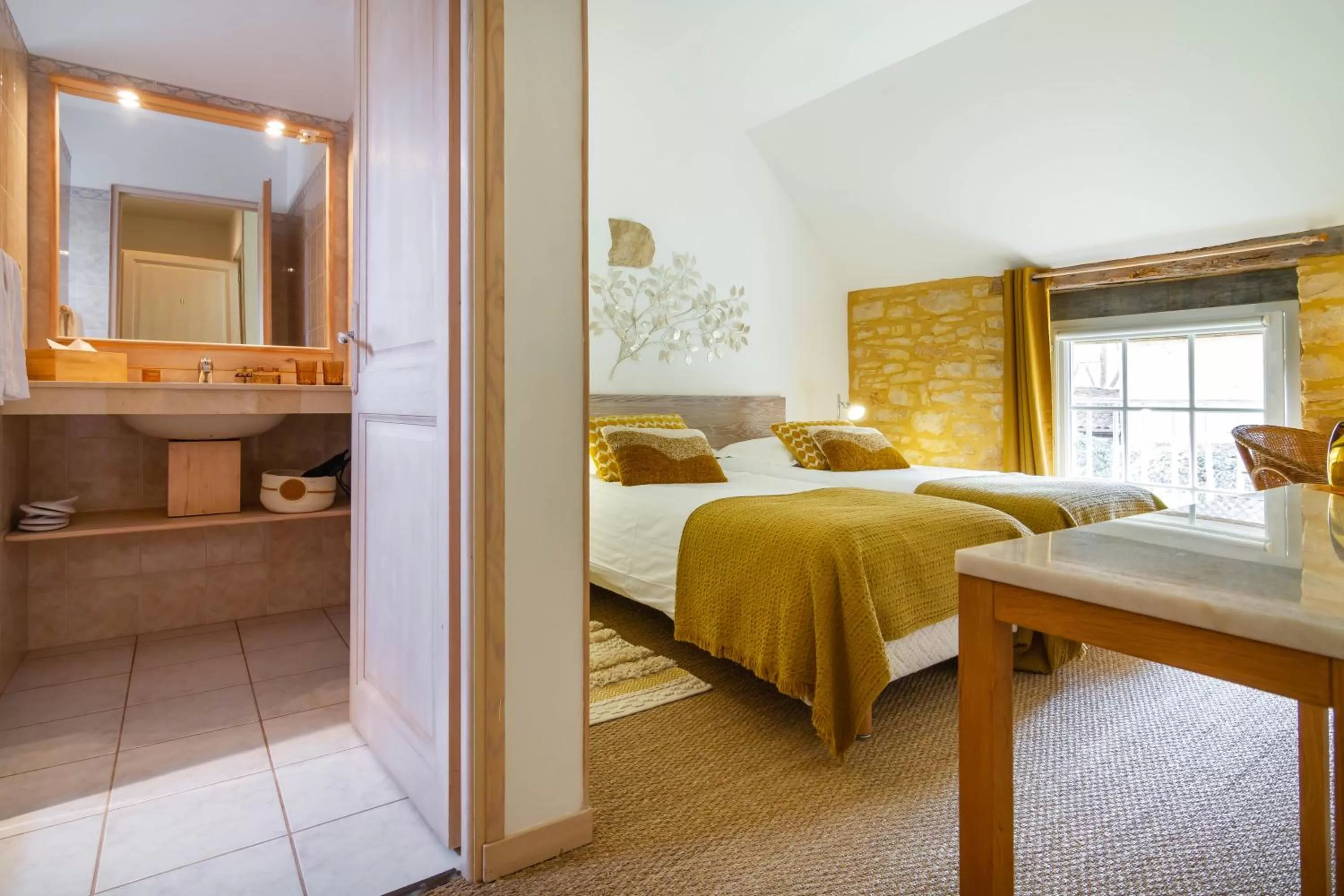 Photo of the whole room, Bed in Le Clos Vallis