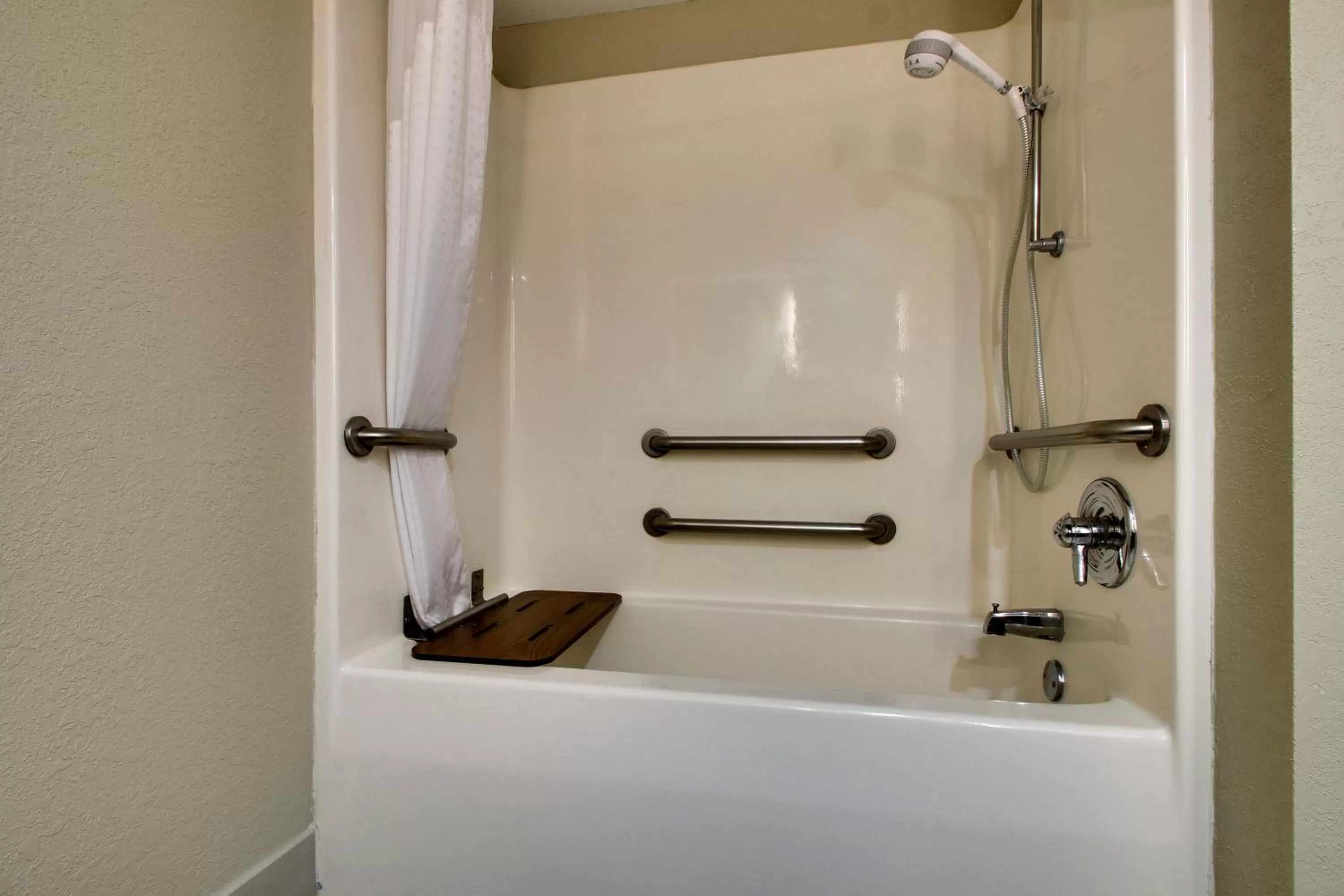 Photo of the whole room in Holiday Inn Express - Horse Cave by IHG