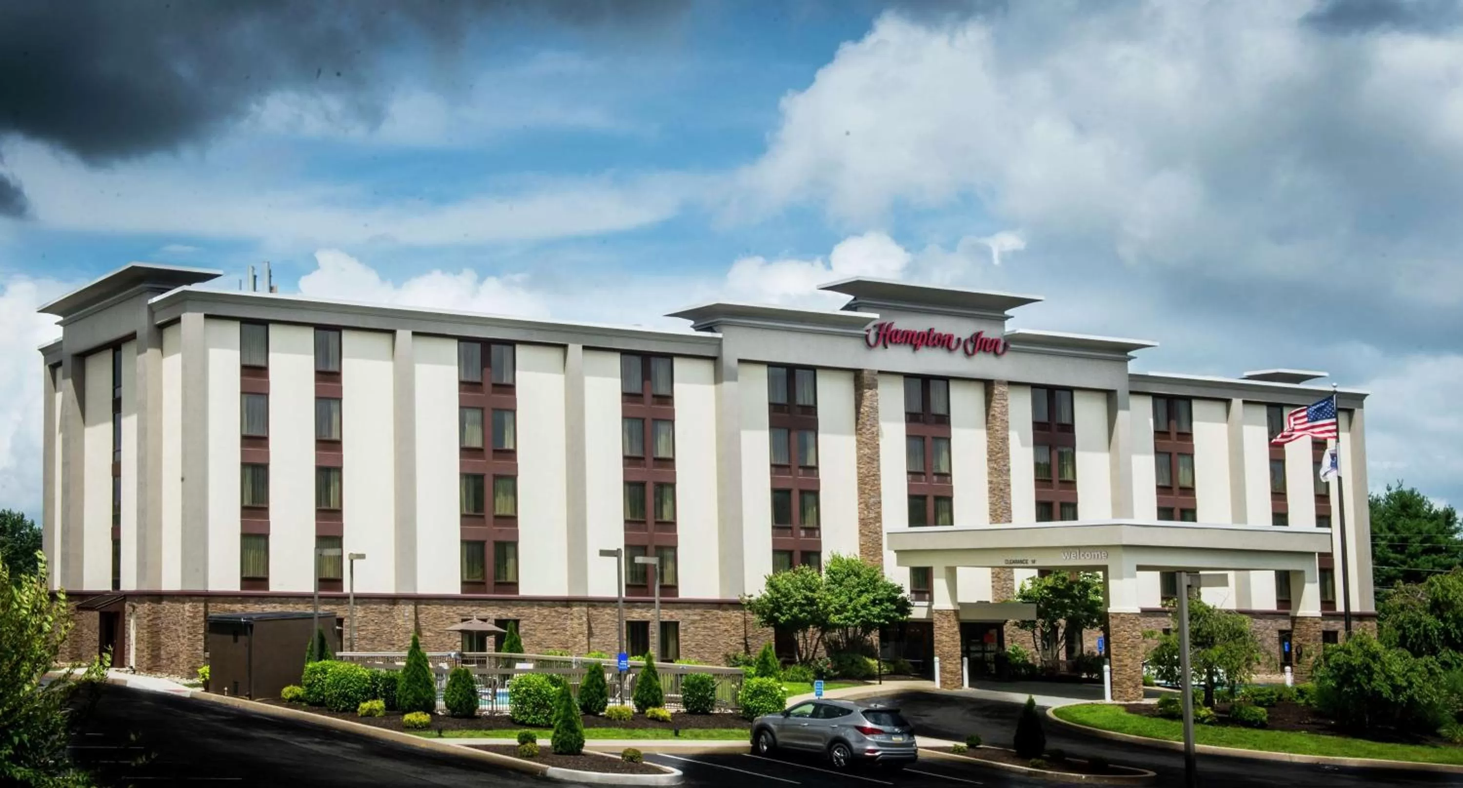 Property building in Hampton Inn Philadelphia-Great Valley