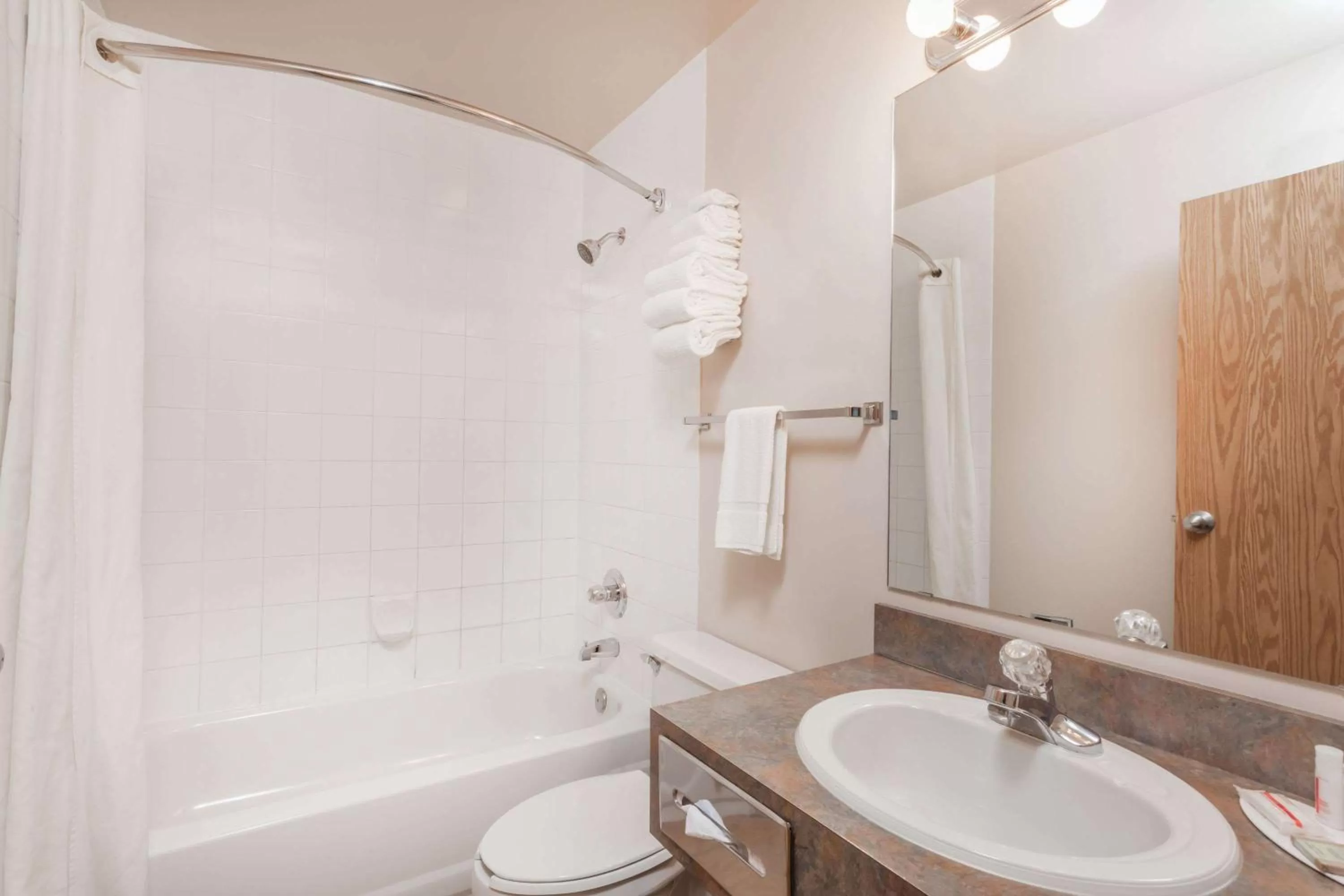 Bathroom in Super 8 by Wyndham Pincher Creek AB