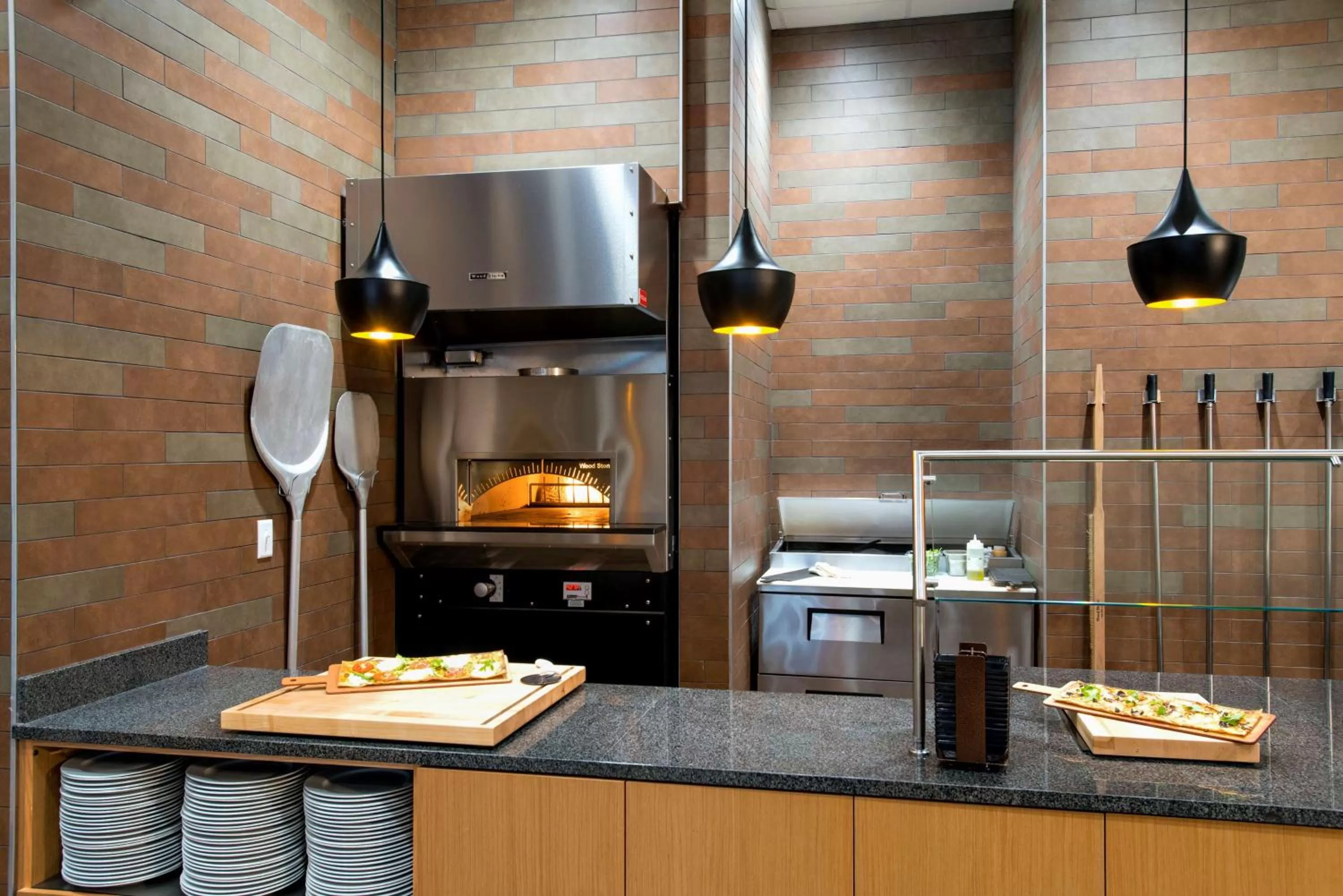 Restaurant/places to eat in Embassy Suites Charlotte/Ayrsley