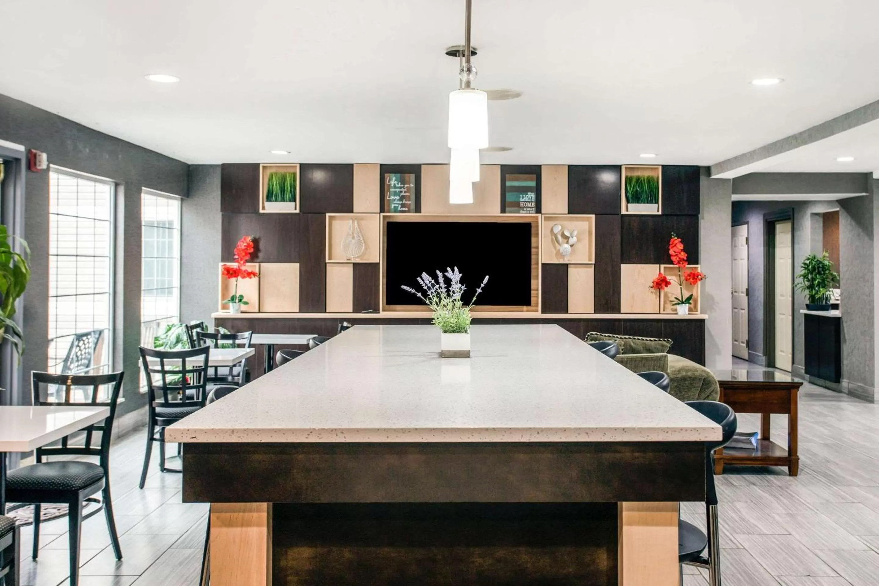 Restaurant/places to eat in MainStay Suites Greenville Airport