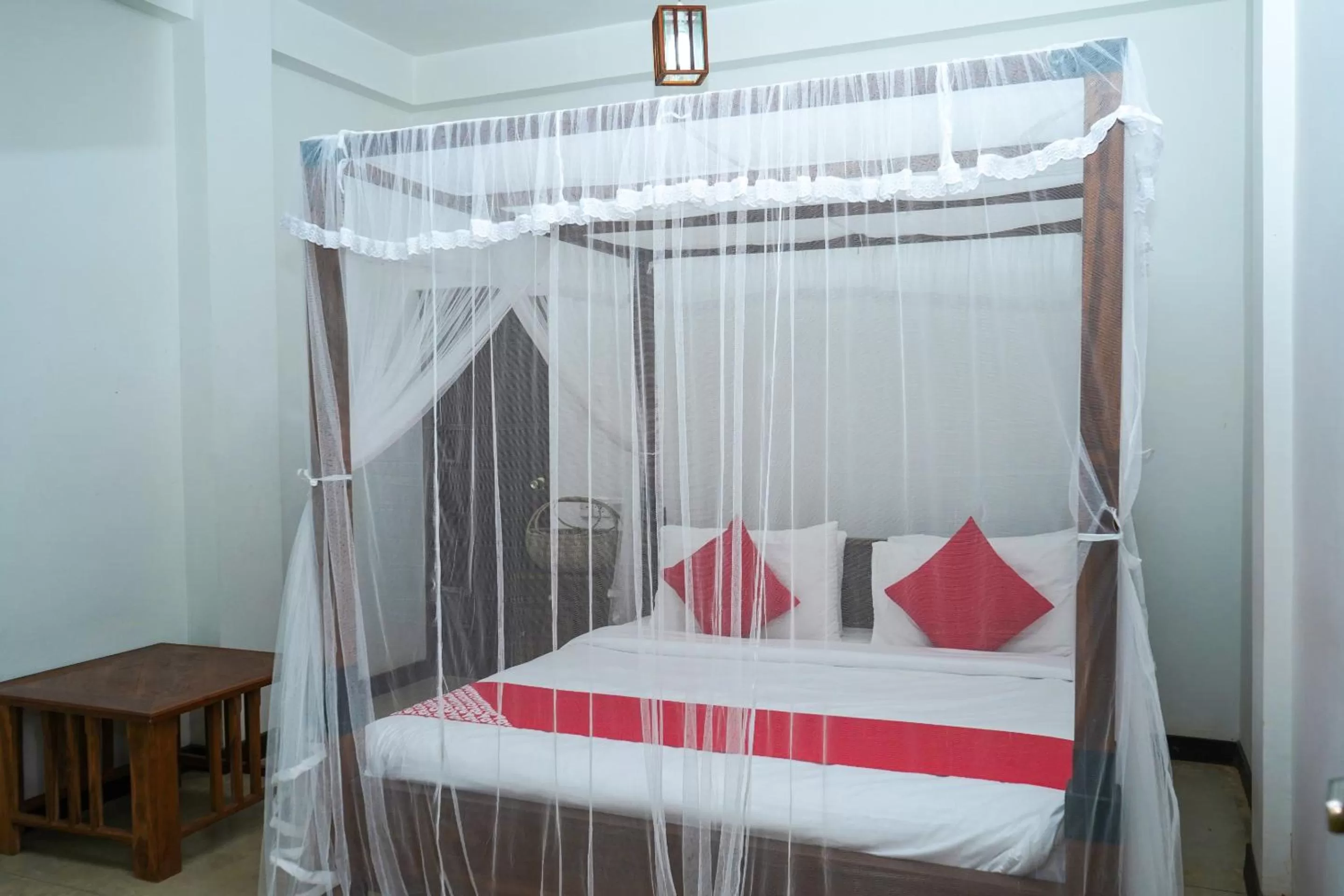 Bedroom, Bed in French Garden Kandy