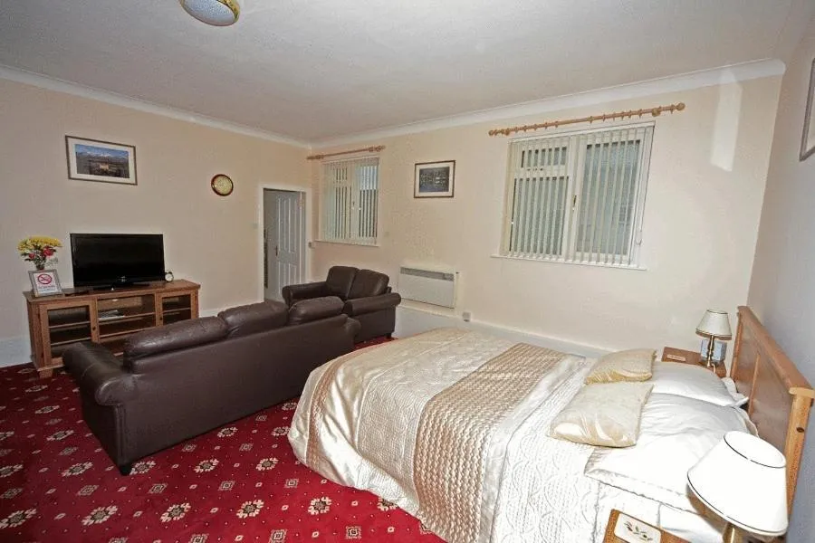 Photo of the whole room, Bed in Balmoral Hotel