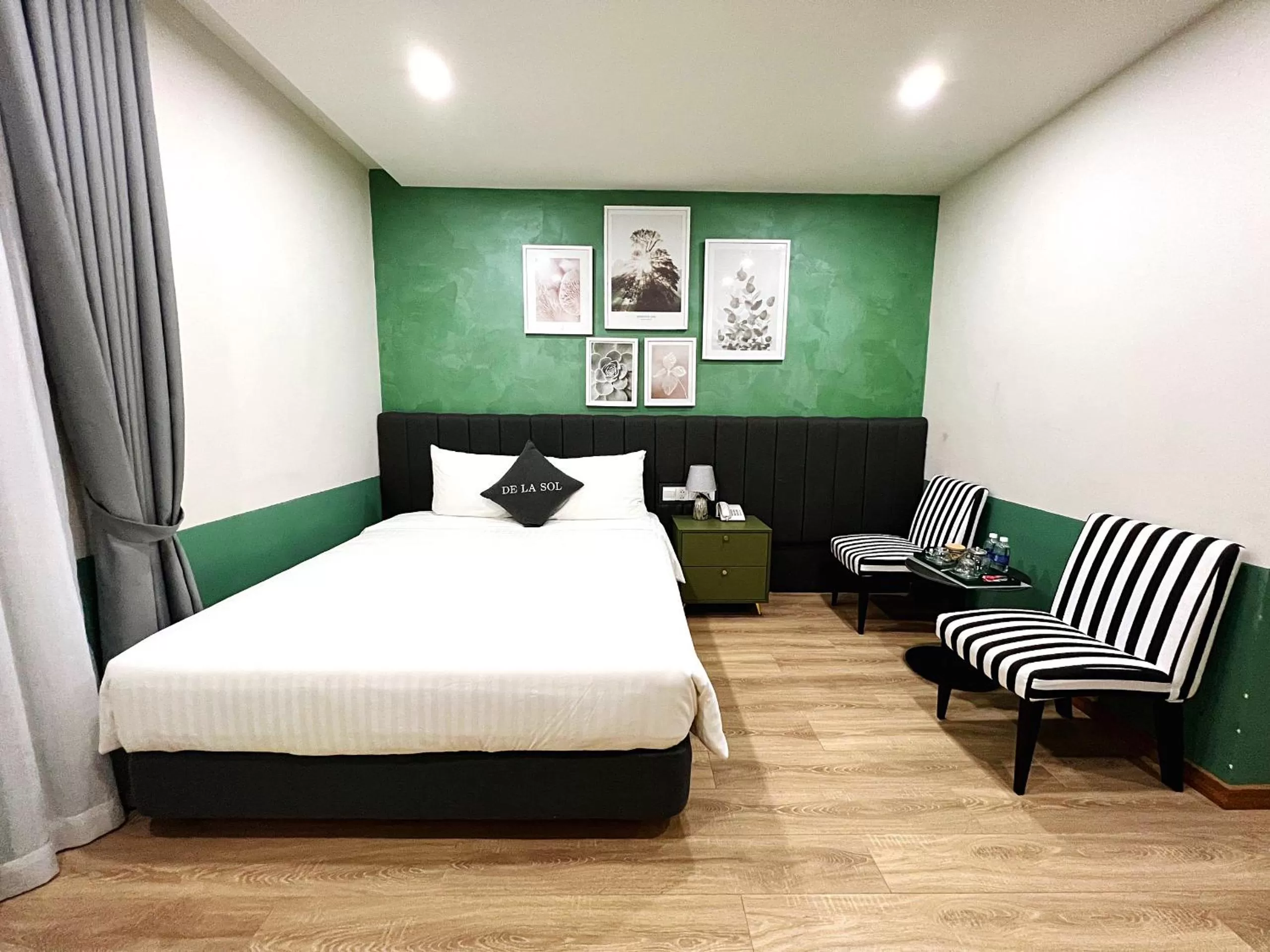 Bedroom, Bed in De La Sol Villa Dalat