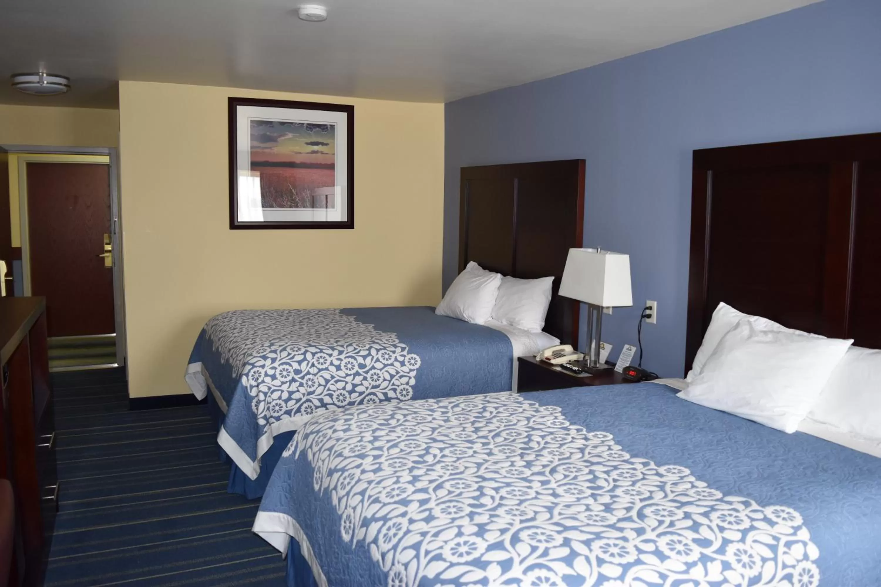 Bed in Days Inn by Wyndham Grand Island