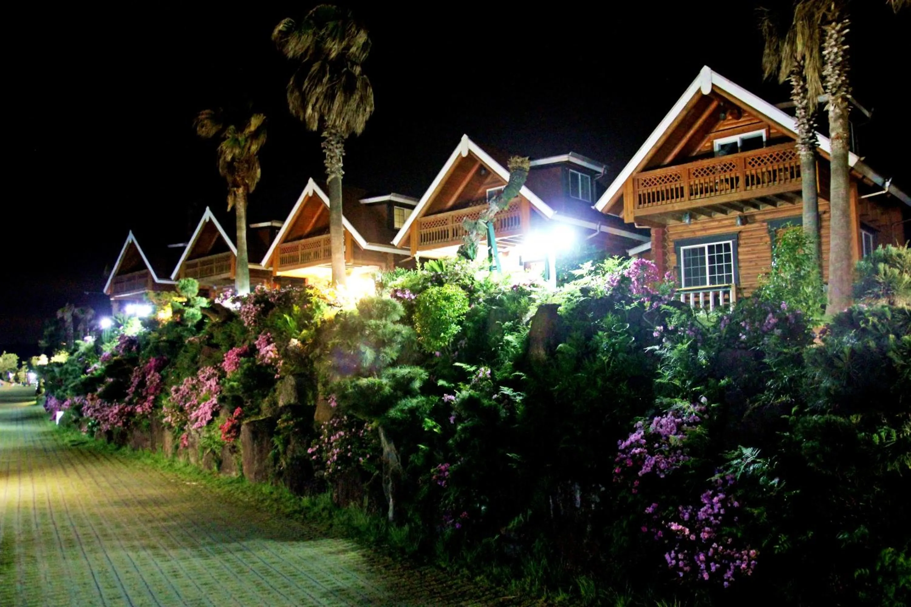 Garden view in Jungmun Log Pension & Resort