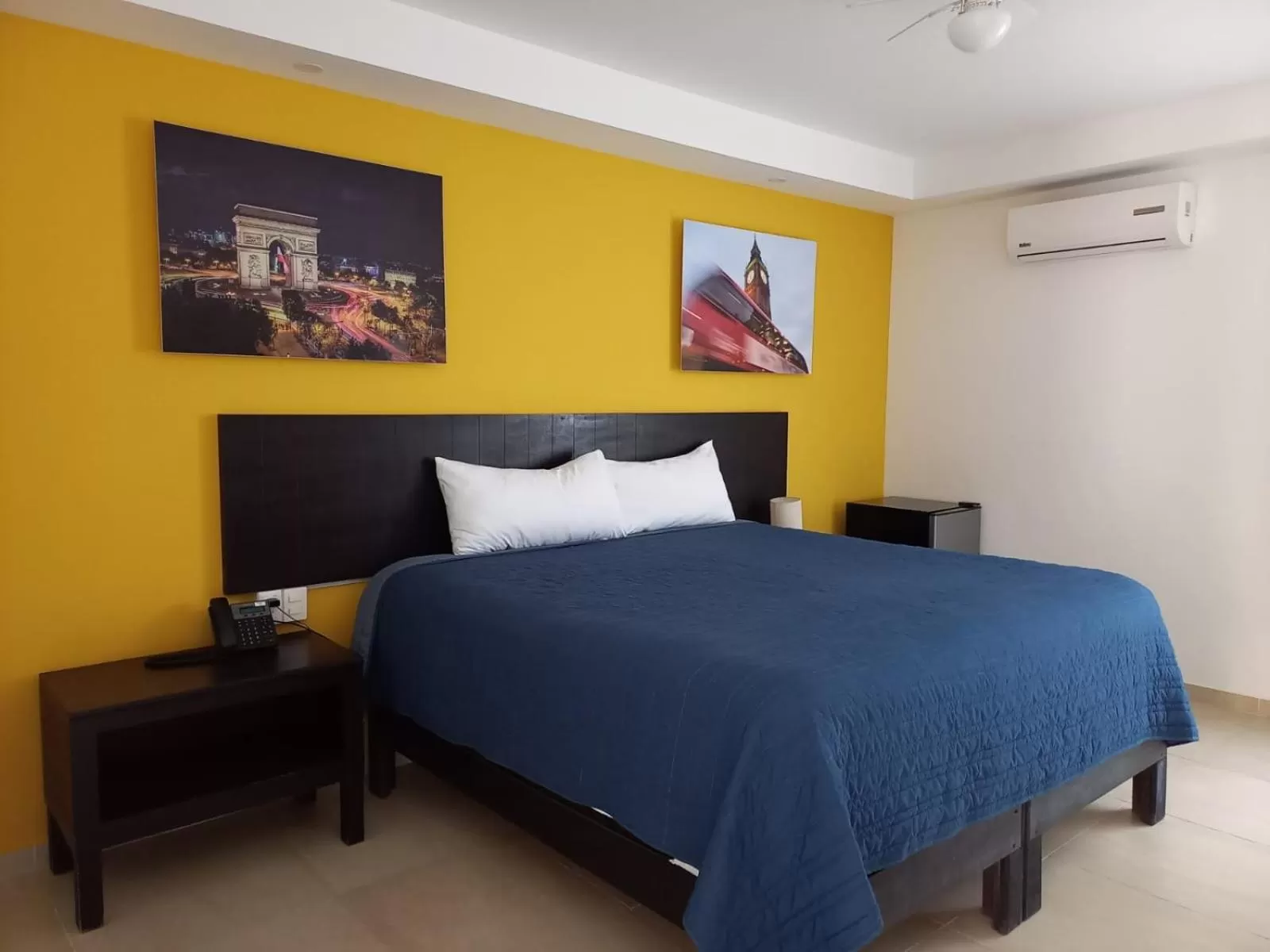 Photo of the whole room, Bed in Casa Blanca Hotel